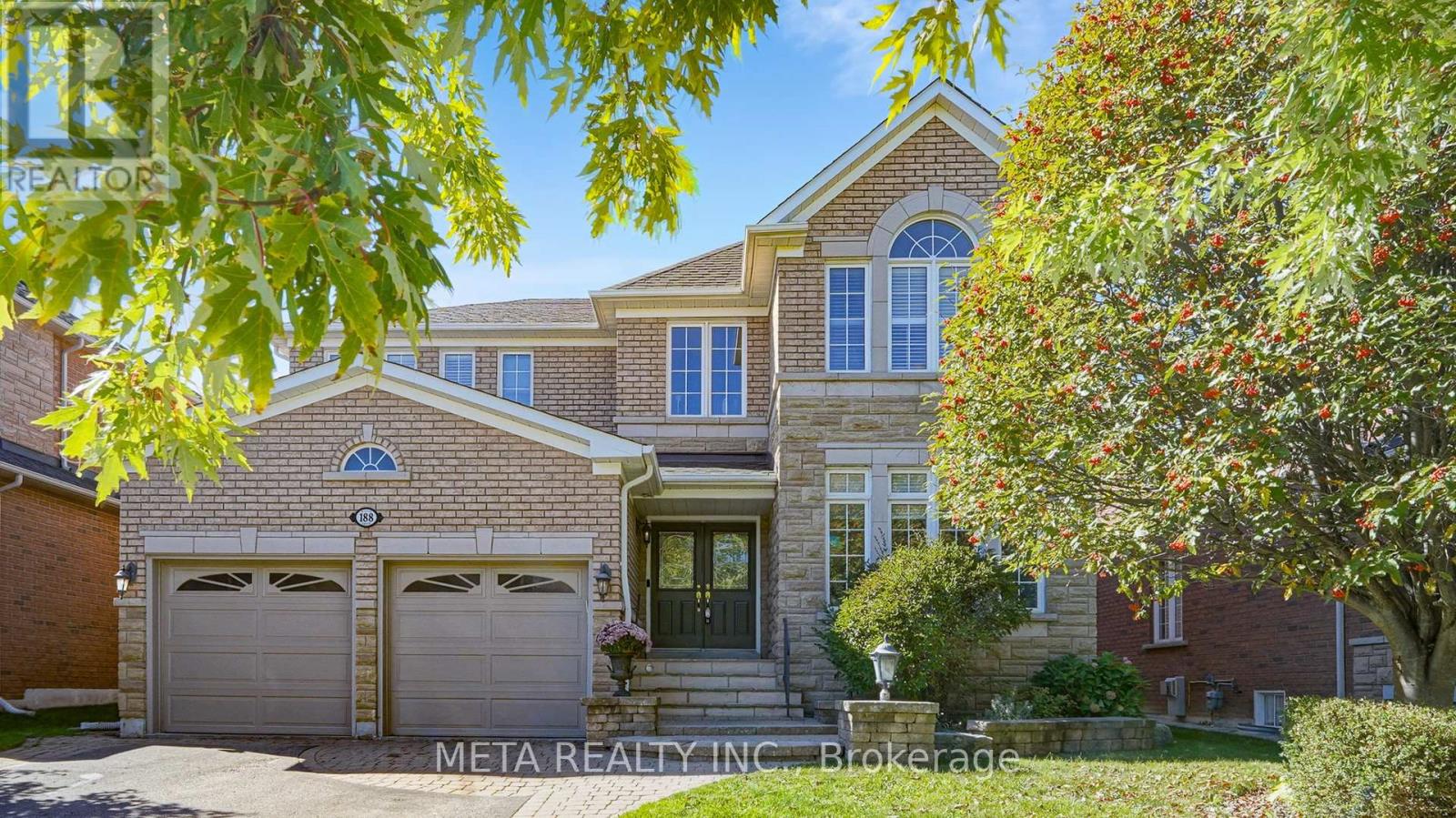 188 WILLIS DRIVE, Aurora, Ontario