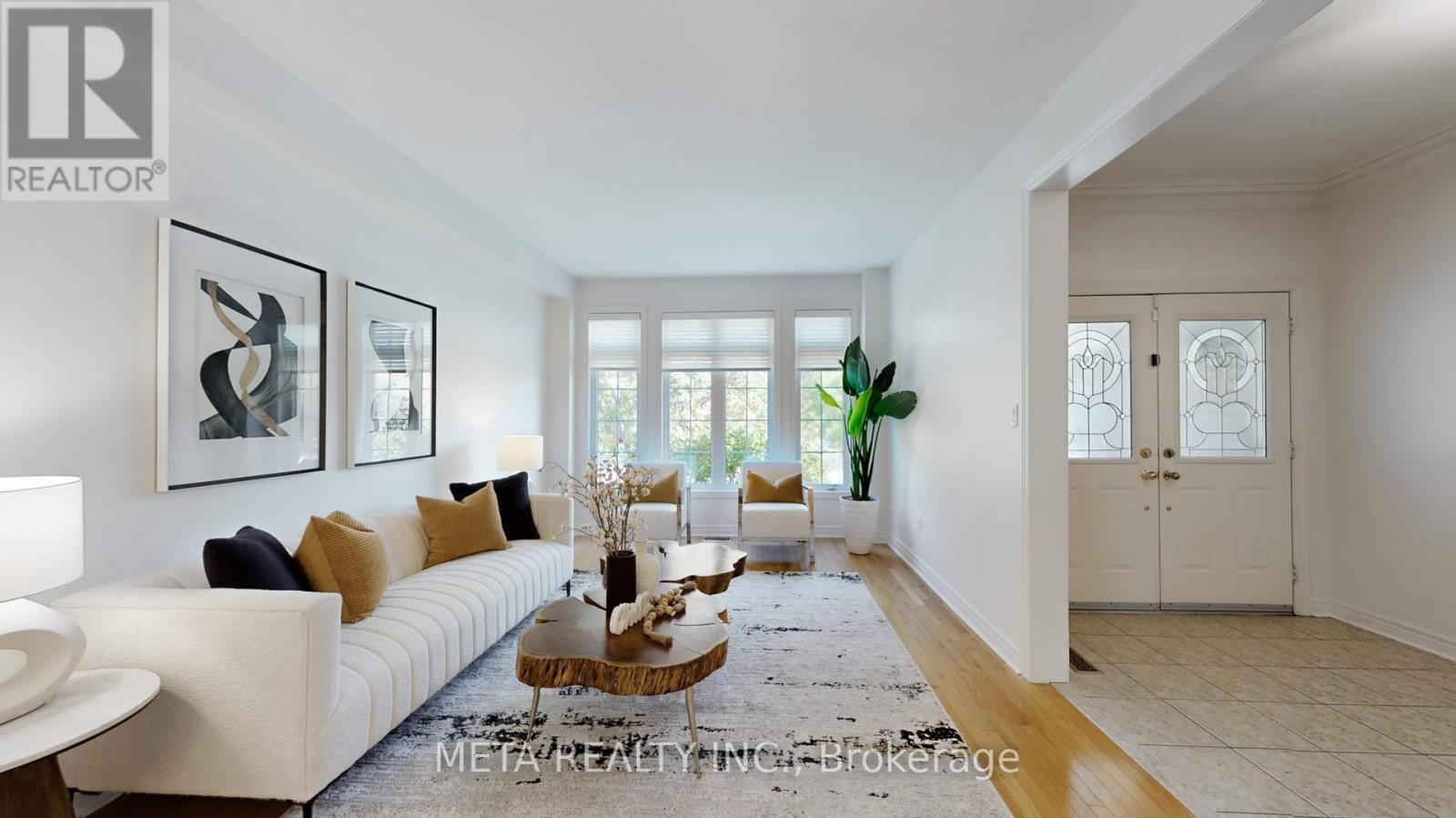 188 Willis Drive, Aurora, Ontario  L4G 7M2 - Photo 2 - N12515592