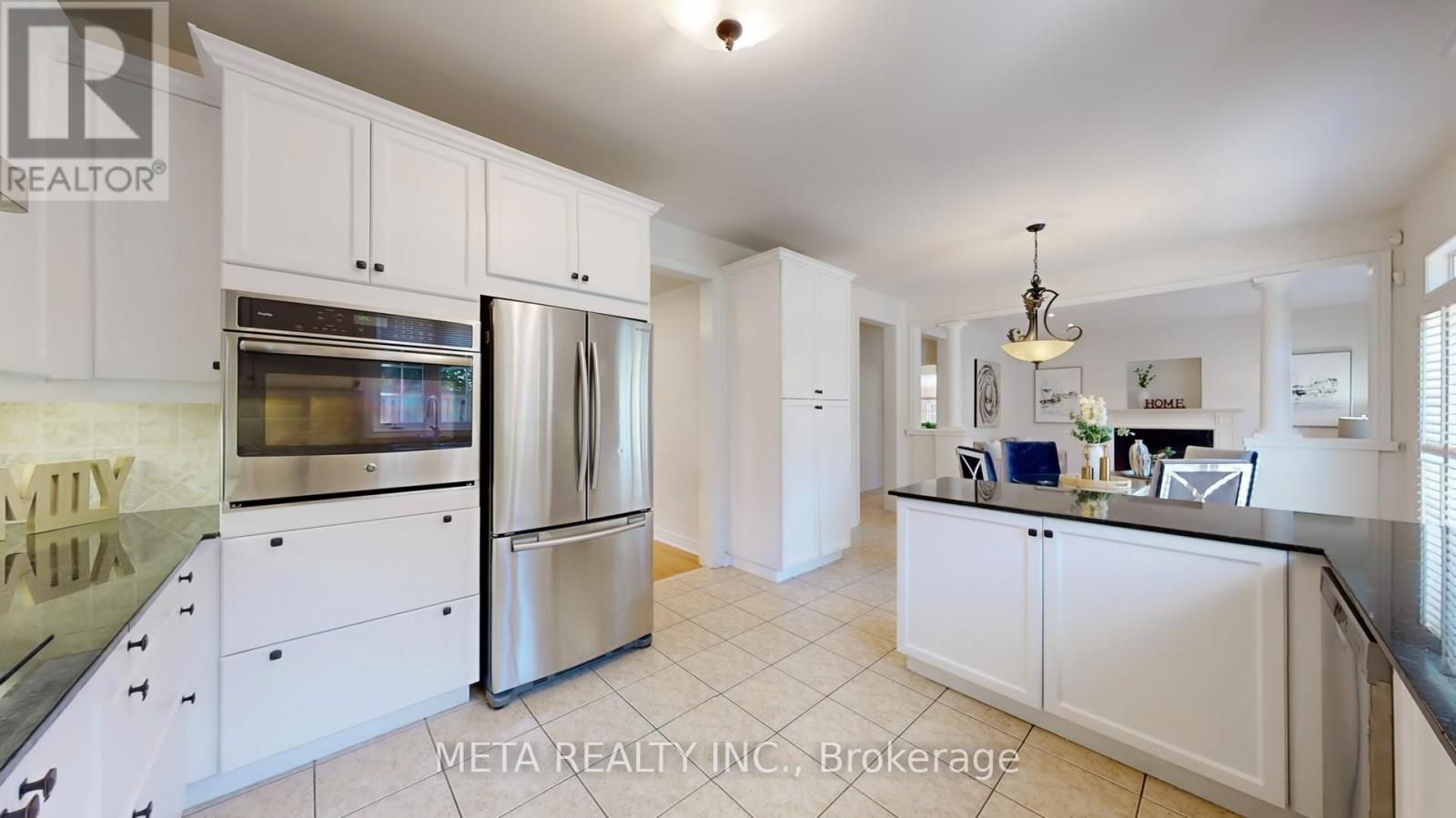 188 Willis Drive, Aurora, Ontario  L4G 7M2 - Photo 9 - N12515592