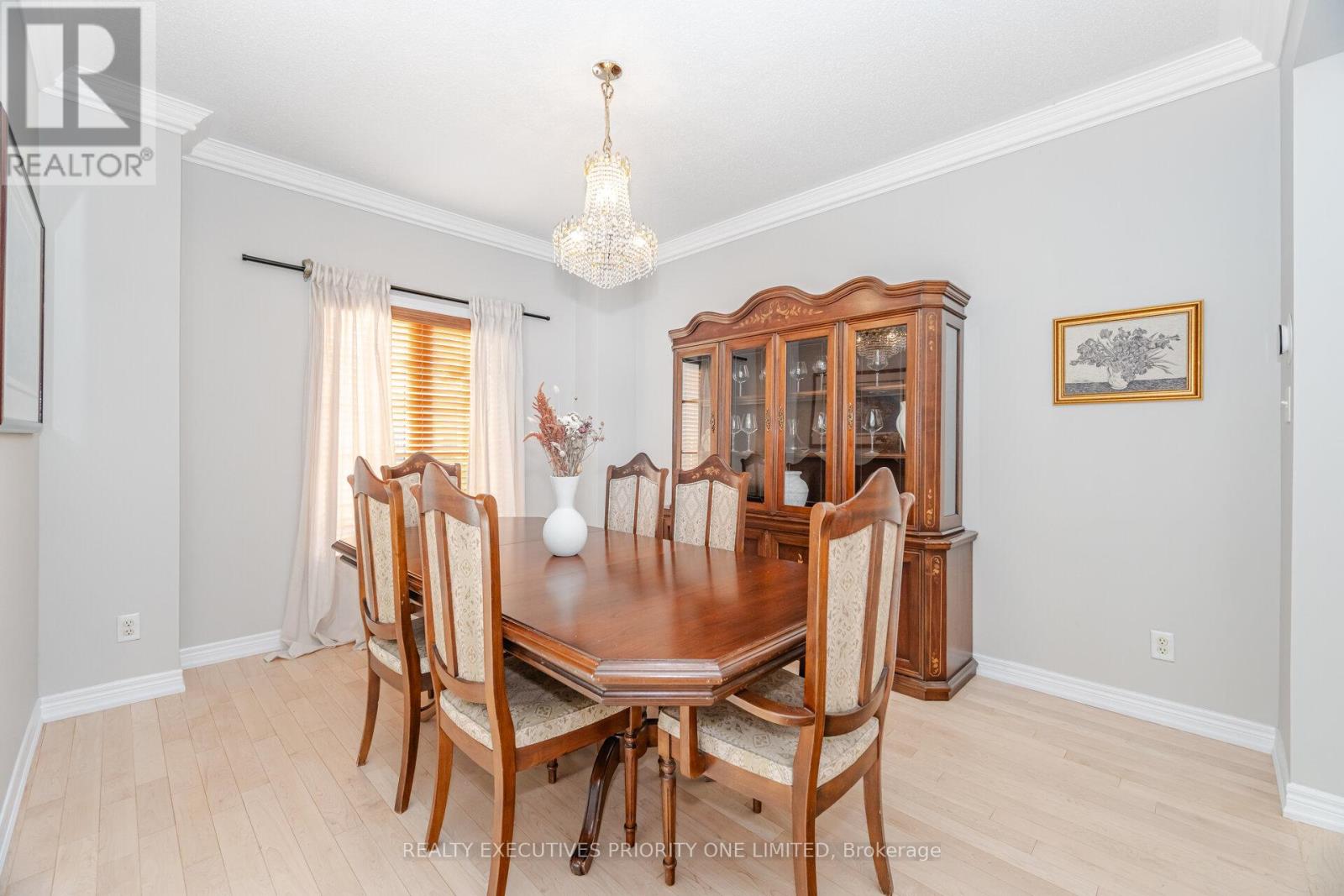 56 Regency View Heights, Vaughan, Ontario  L6A 3T8 - Photo 11 - N12515628