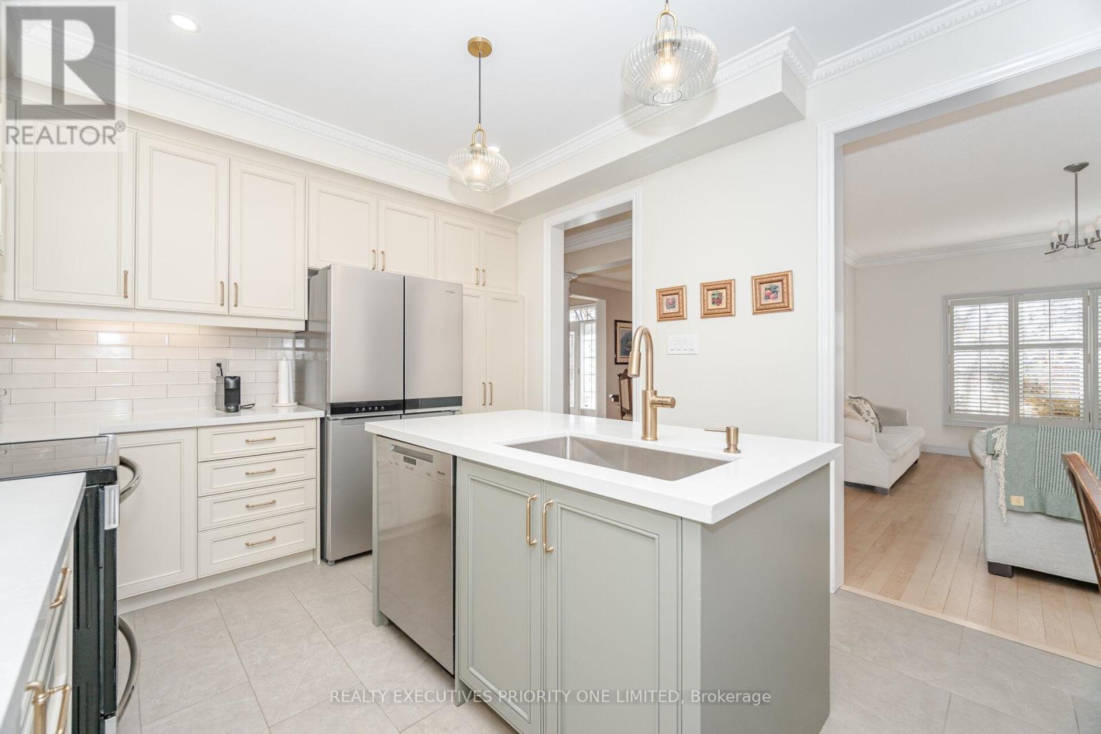 56 Regency View Heights, Vaughan, Ontario  L6A 3T8 - Photo 14 - N12515628