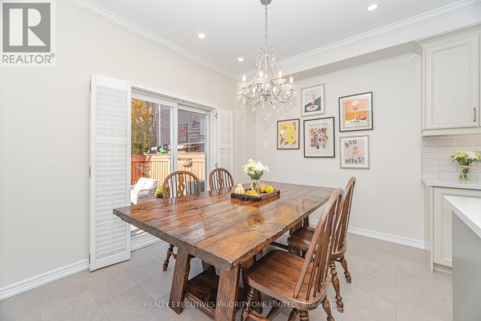 56 Regency View Heights, Vaughan, Ontario  L6A 3T8 - Photo 15 - N12515628