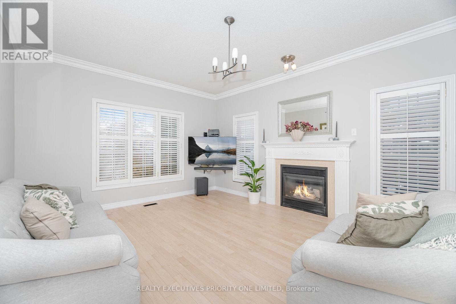 56 Regency View Heights, Vaughan, Ontario  L6A 3T8 - Photo 17 - N12515628