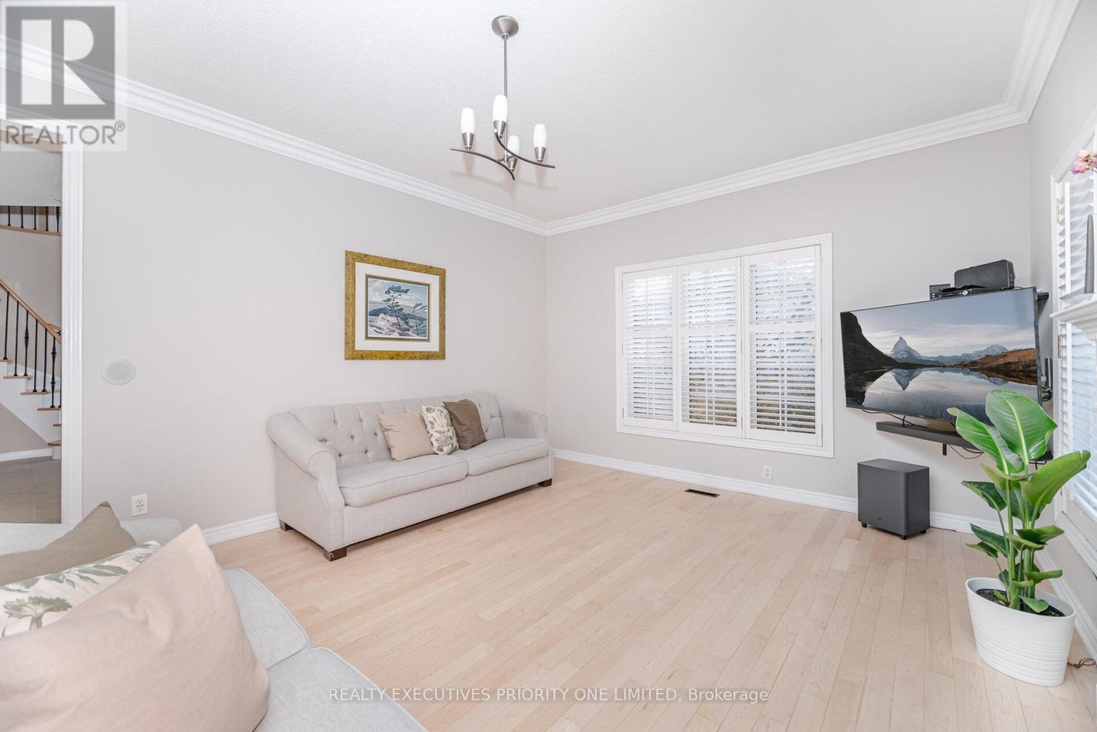 56 Regency View Heights, Vaughan, Ontario  L6A 3T8 - Photo 18 - N12515628