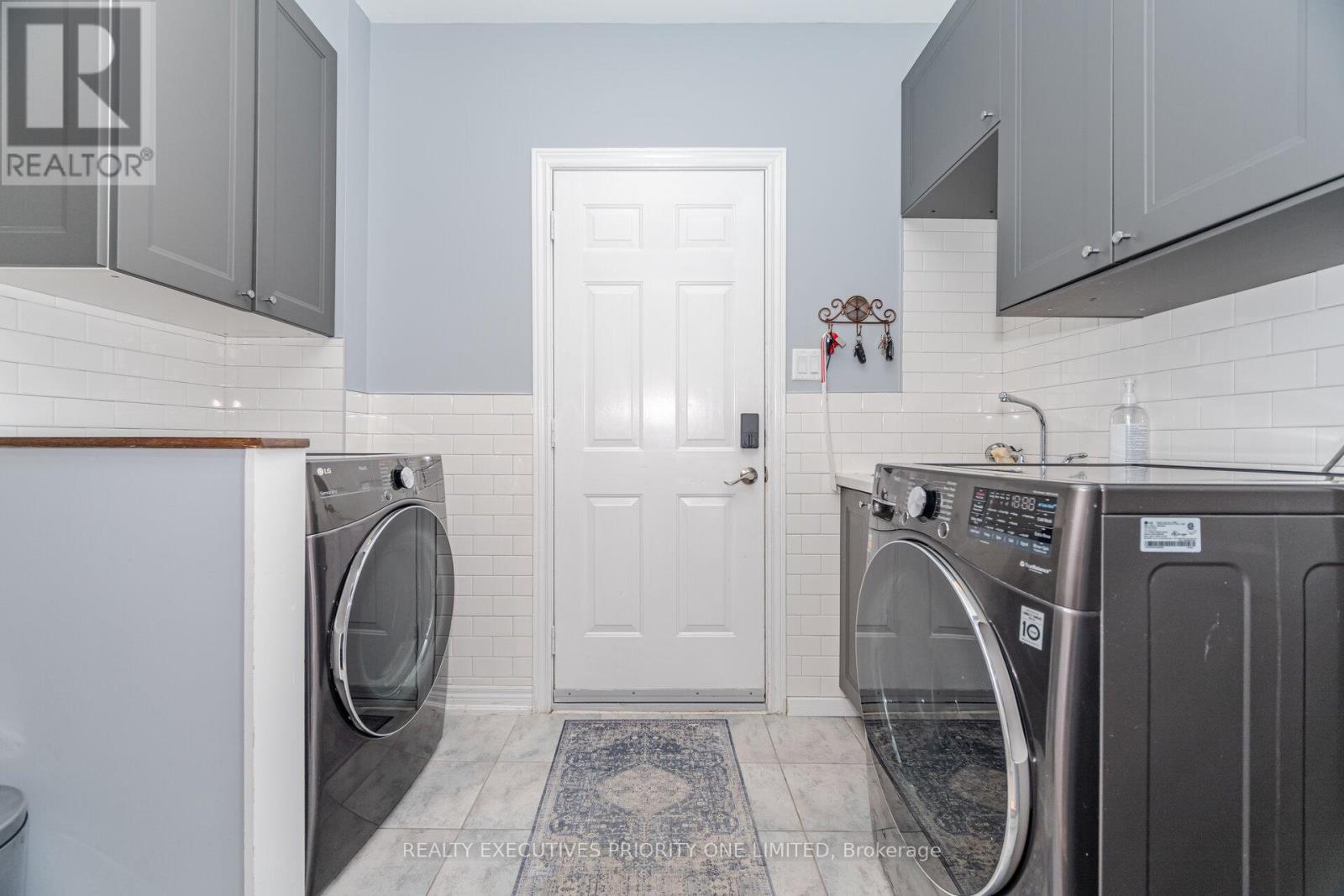 56 Regency View Heights, Vaughan, Ontario  L6A 3T8 - Photo 21 - N12515628