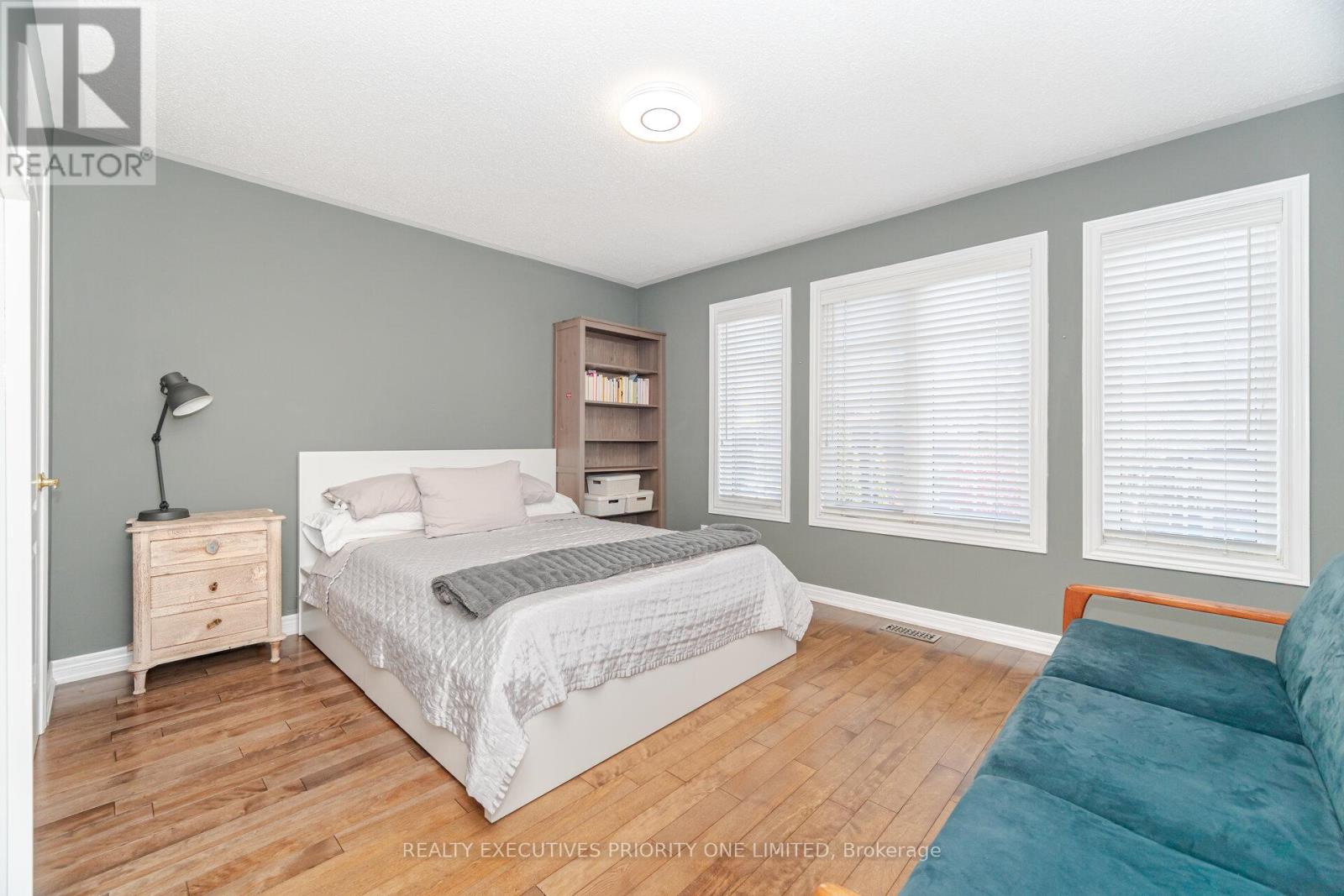 56 Regency View Heights, Vaughan, Ontario  L6A 3T8 - Photo 30 - N12515628