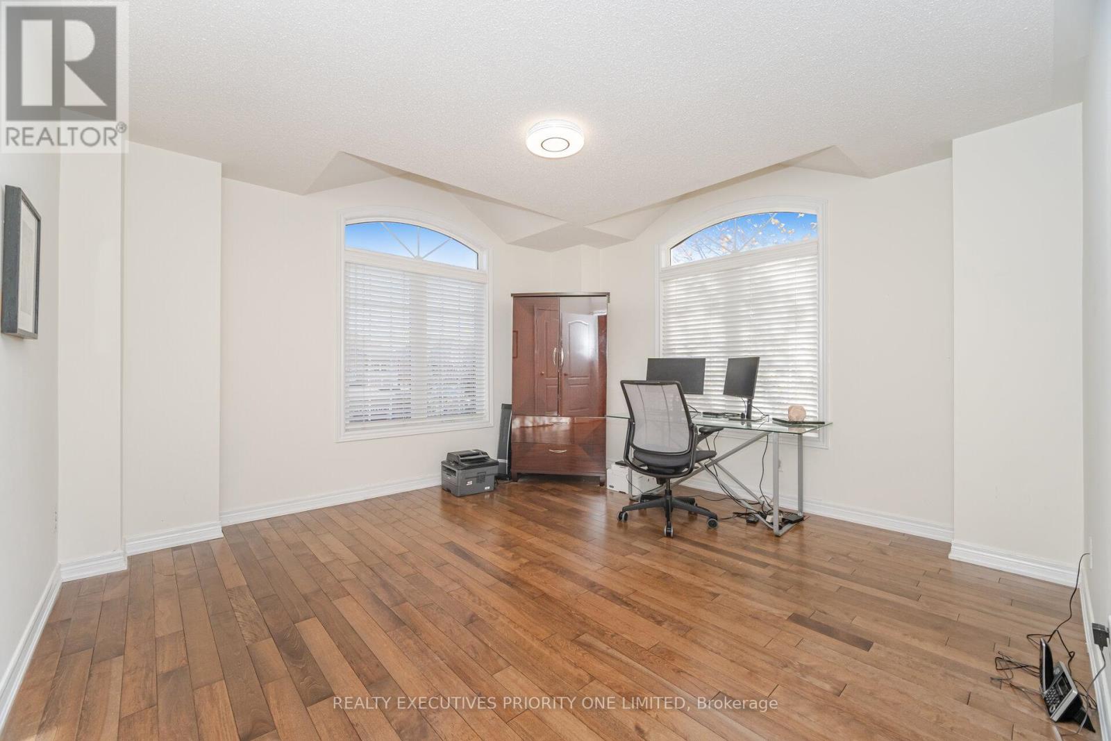 56 Regency View Heights, Vaughan, Ontario  L6A 3T8 - Photo 34 - N12515628