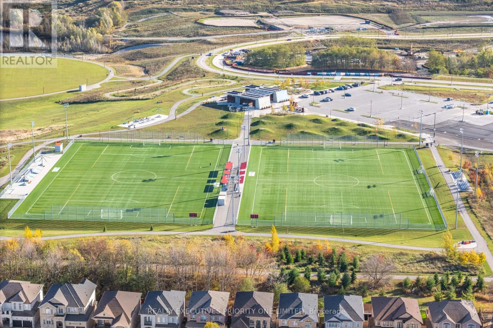 56 Regency View Heights, Vaughan, Ontario  L6A 3T8 - Photo 45 - N12515628