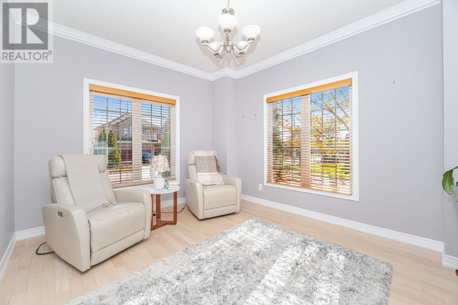 56 Regency View Heights, Vaughan, Ontario  L6A 3T8 - Photo 8 - N12515628