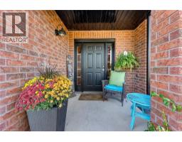 8 LINDAN Street, Smithville, Ontario