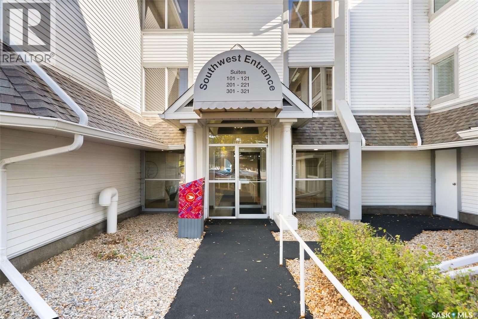 207 960 Assiniboine Avenue, Regina, Saskatchewan  S4V 2P8 - Photo 2 - SK022409