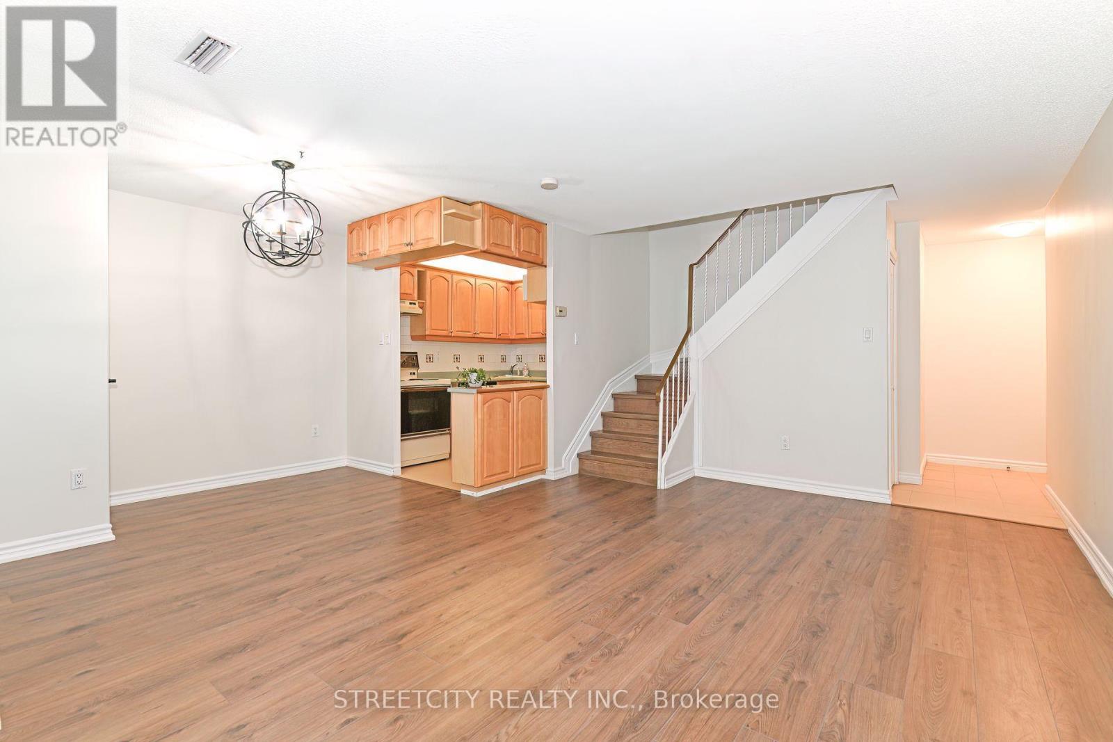 140 - 2001 Bonnymede Drive, Mississauga, Ontario  L5J 4H8 - Photo 10 - W12515548