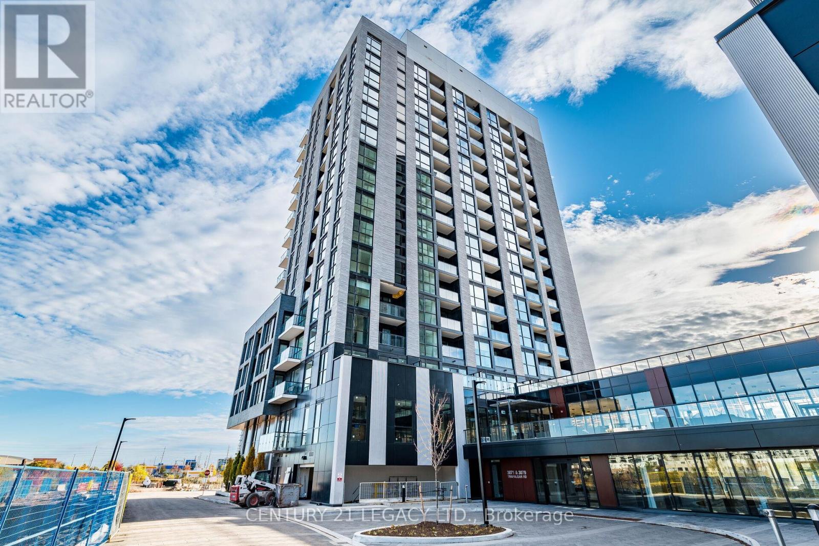 710 - 3071 Trafalgar Road, Oakville, Ontario  L6H 8C6 - Photo 2 - W12515550