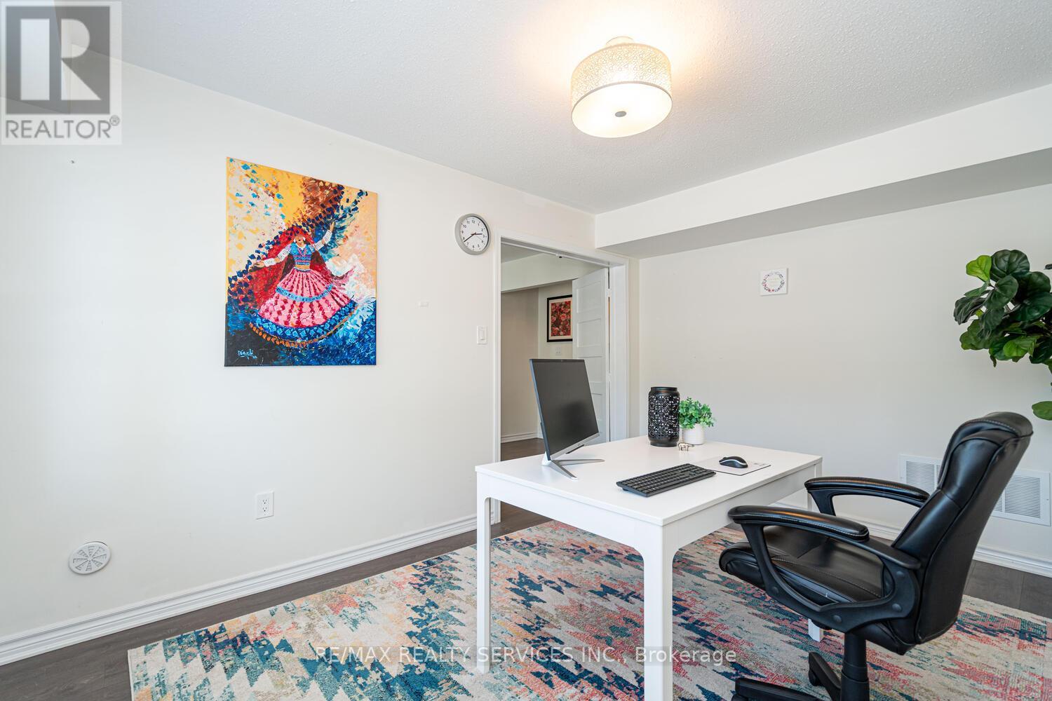 221 Remembrance Road E, Brampton, Ontario  L7A 4P1 - Photo 11 - W12515562