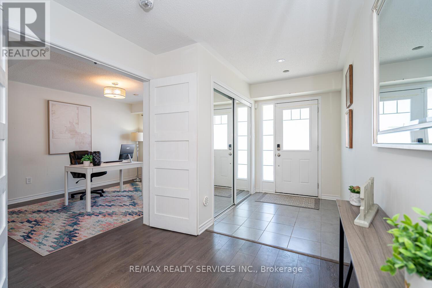 221 Remembrance Road E, Brampton, Ontario  L7A 4P1 - Photo 8 - W12515562