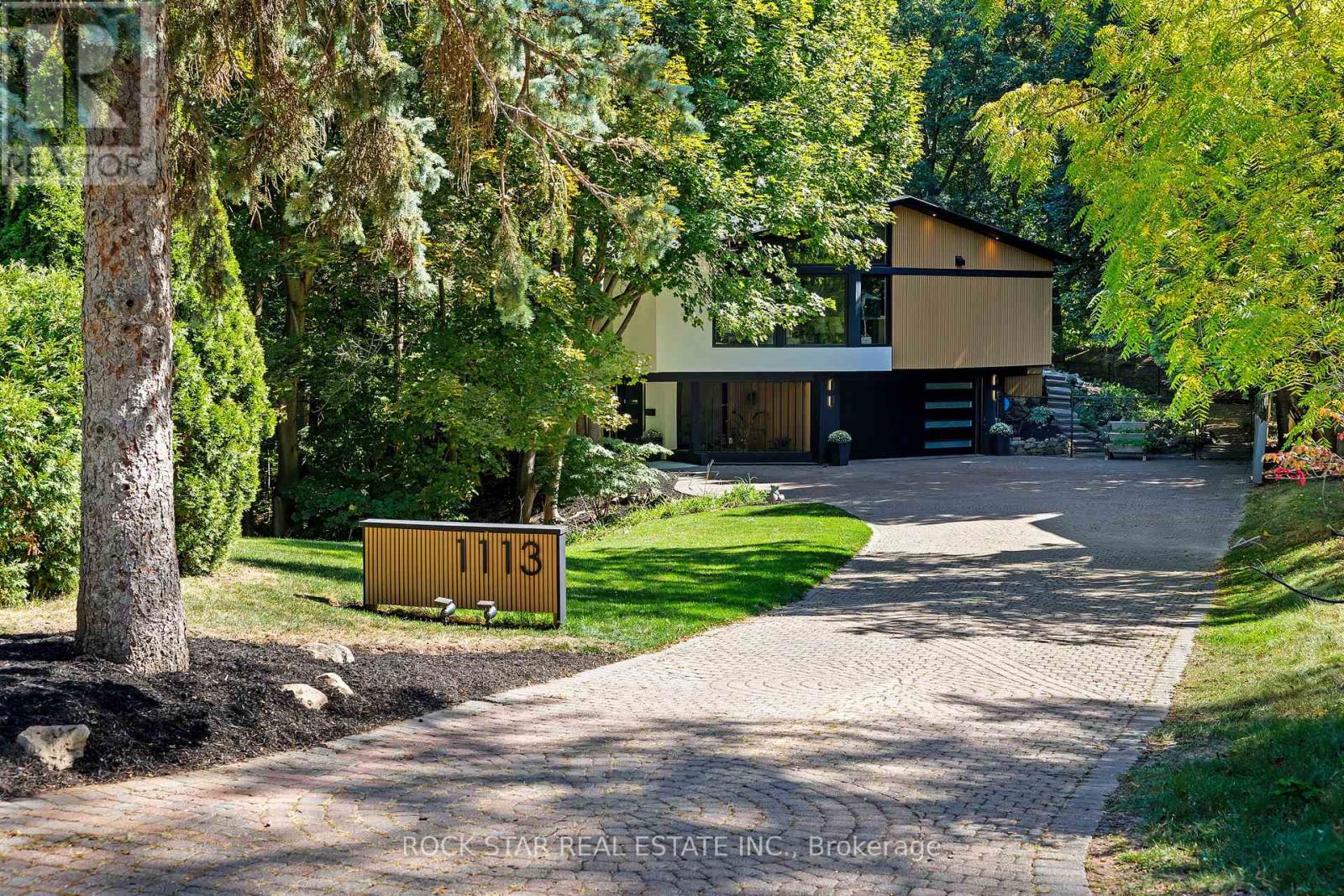 1113 GREENOAKS DRIVE, Mississauga, Ontario