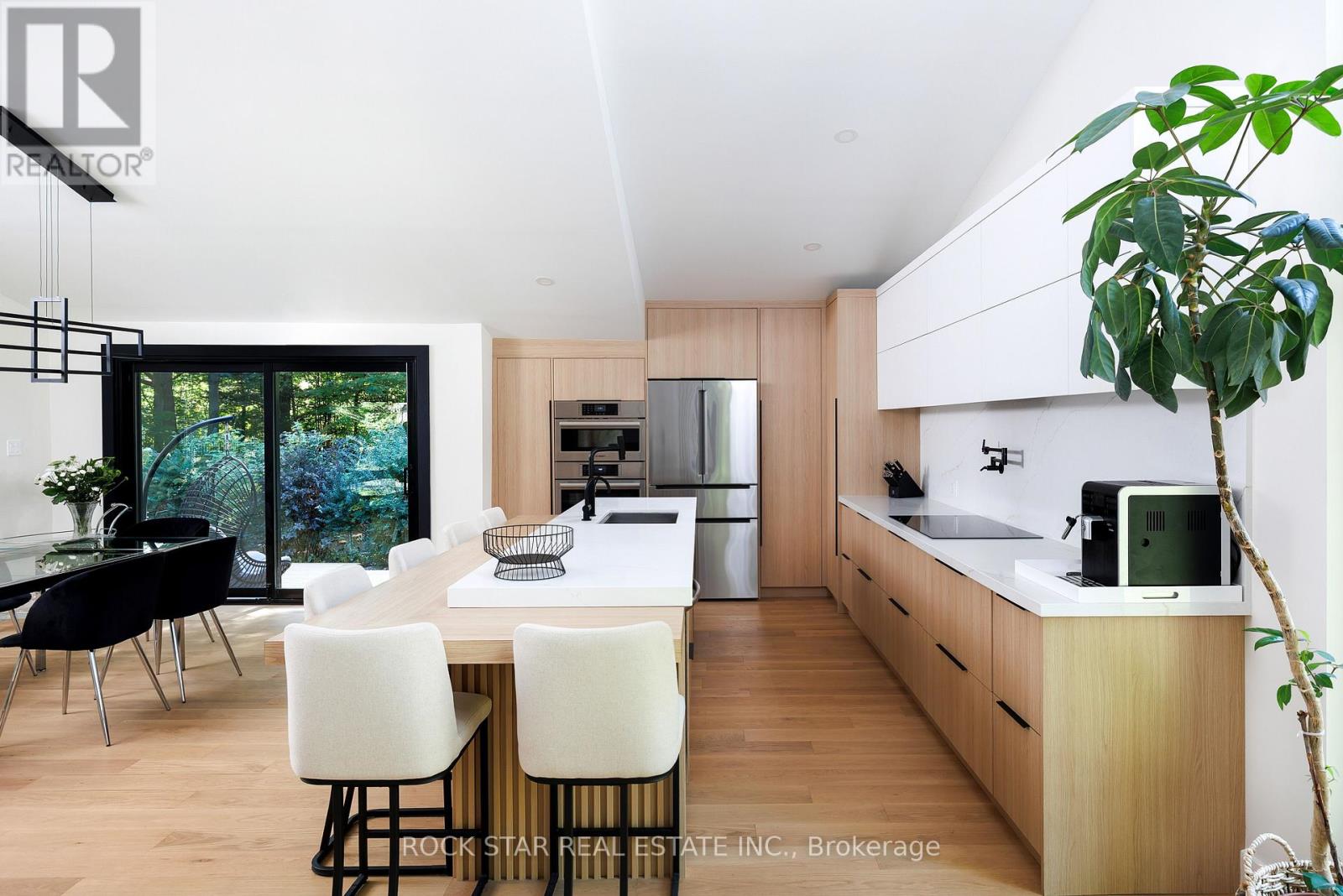 1113 Greenoaks Drive, Mississauga, Ontario  L5J 3A1 - Photo 17 - W12515624