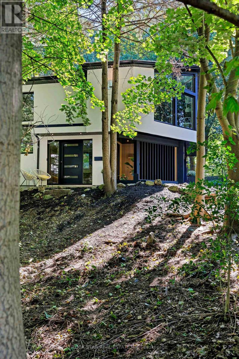 1113 Greenoaks Drive, Mississauga, Ontario  L5J 3A1 - Photo 6 - W12515624