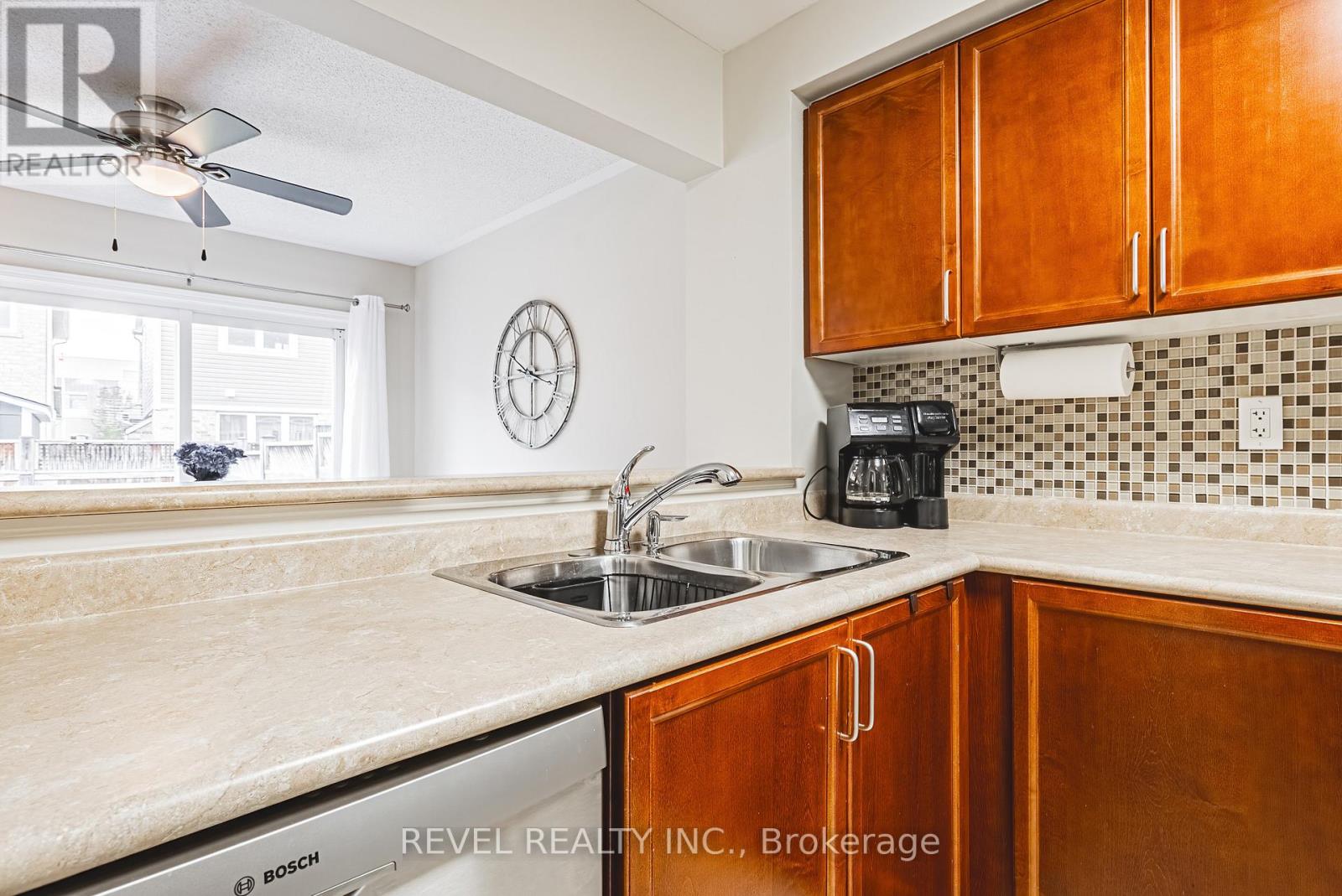 715 Ambroise Crescent, Milton, Ontario  L9T 0M4 - Photo 13 - W12515658