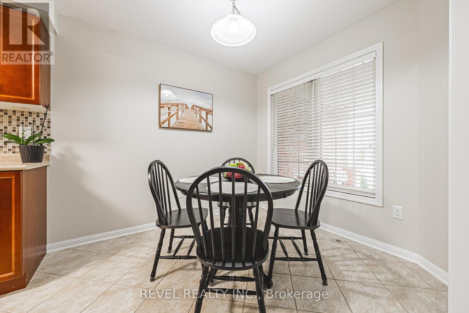 715 Ambroise Crescent, Milton, Ontario  L9T 0M4 - Photo 14 - W12515658