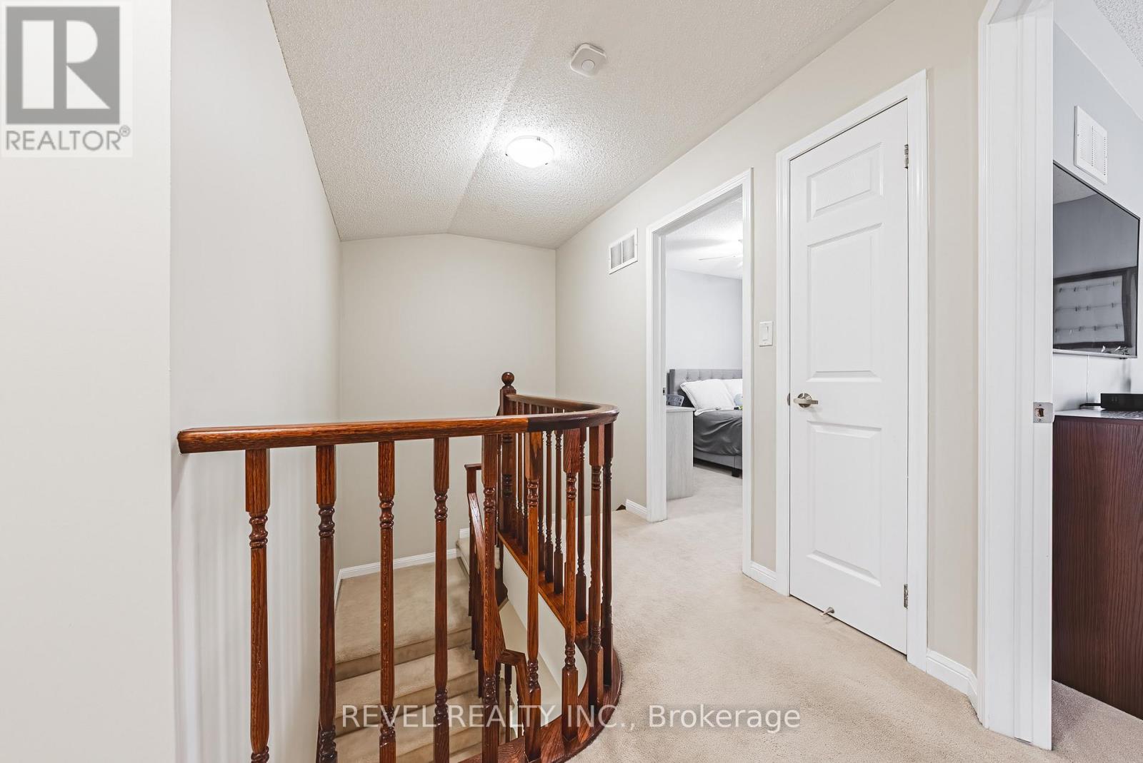 715 Ambroise Crescent, Milton, Ontario  L9T 0M4 - Photo 16 - W12515658