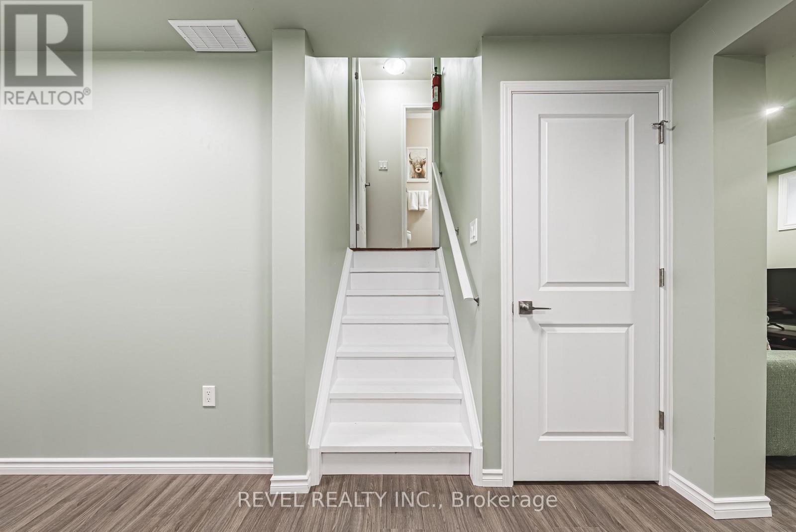 715 Ambroise Crescent, Milton, Ontario  L9T 0M4 - Photo 25 - W12515658