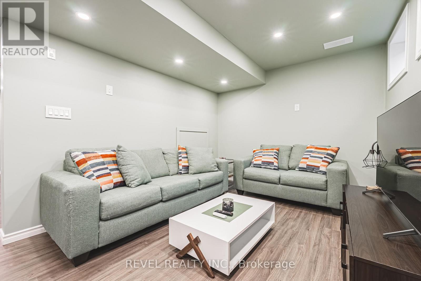 715 Ambroise Crescent, Milton, Ontario  L9T 0M4 - Photo 27 - W12515658