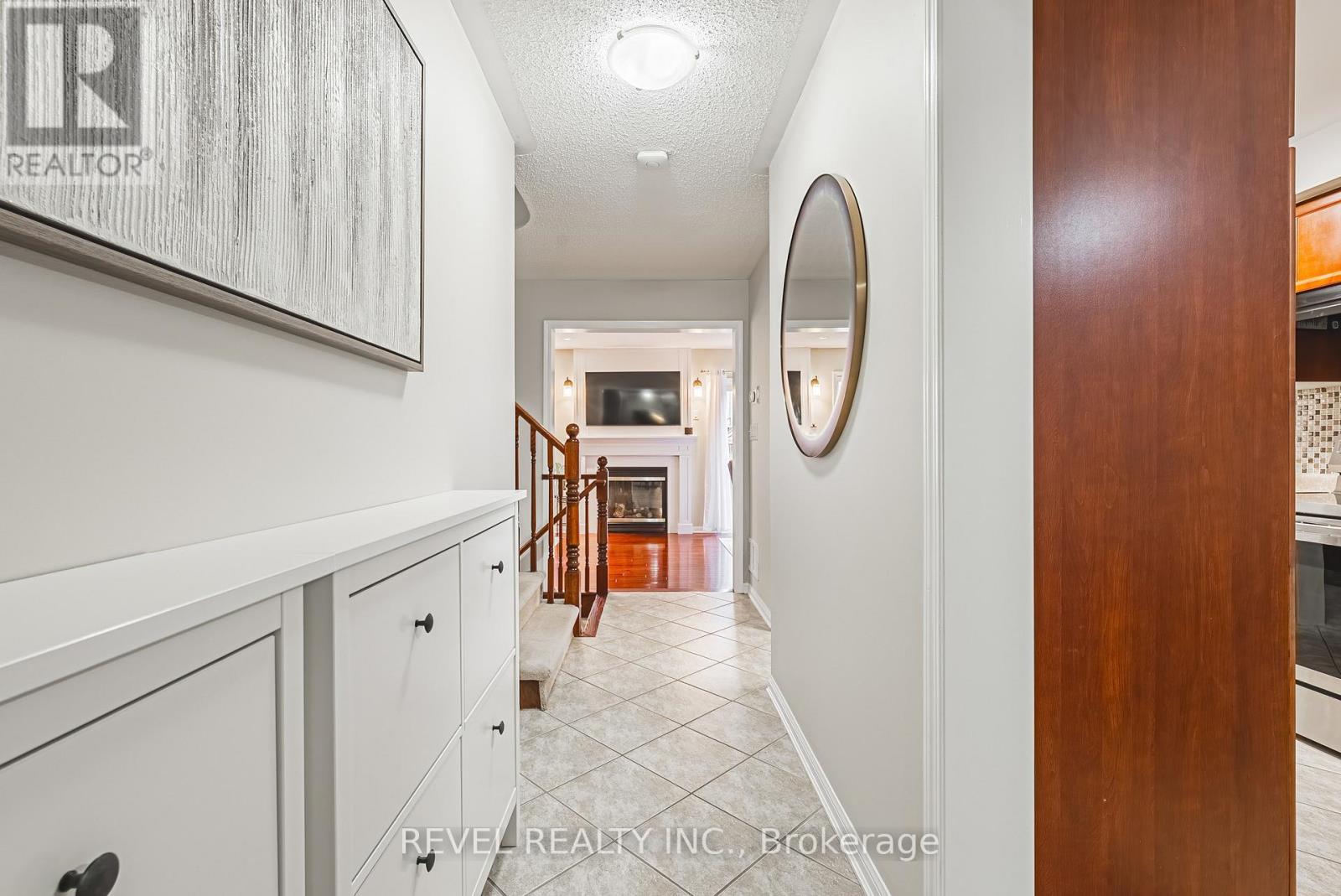 715 Ambroise Crescent, Milton, Ontario  L9T 0M4 - Photo 4 - W12515658