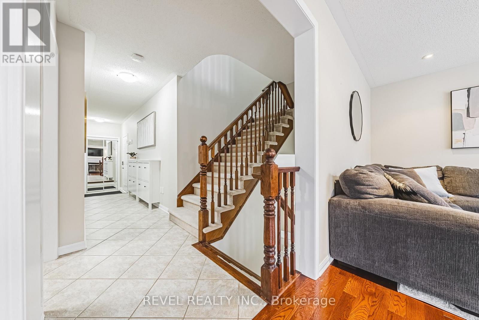 715 Ambroise Crescent, Milton, Ontario  L9T 0M4 - Photo 5 - W12515658