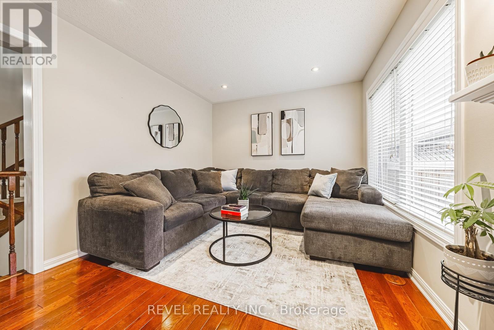 715 Ambroise Crescent, Milton, Ontario  L9T 0M4 - Photo 6 - W12515658