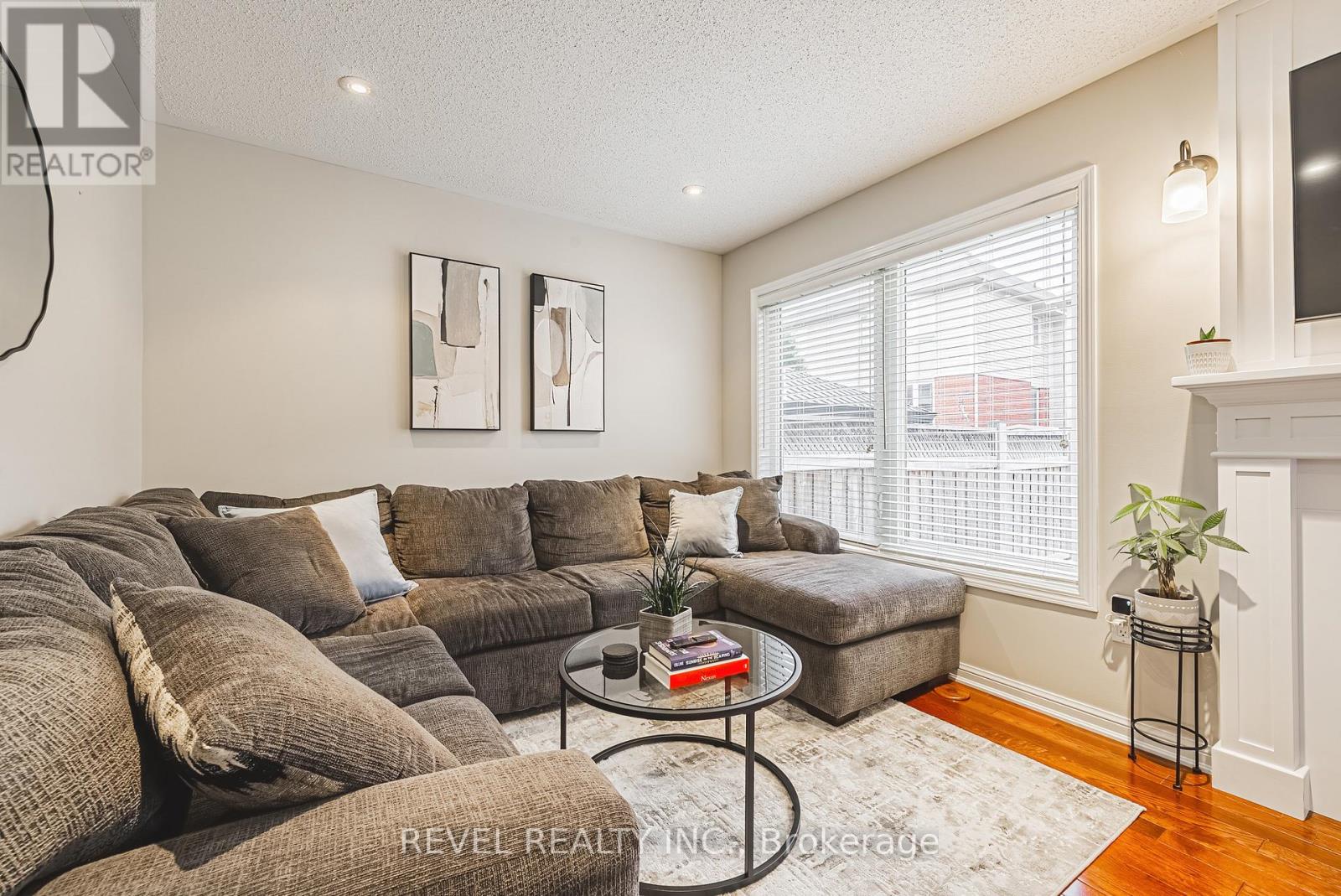 715 Ambroise Crescent, Milton, Ontario  L9T 0M4 - Photo 7 - W12515658