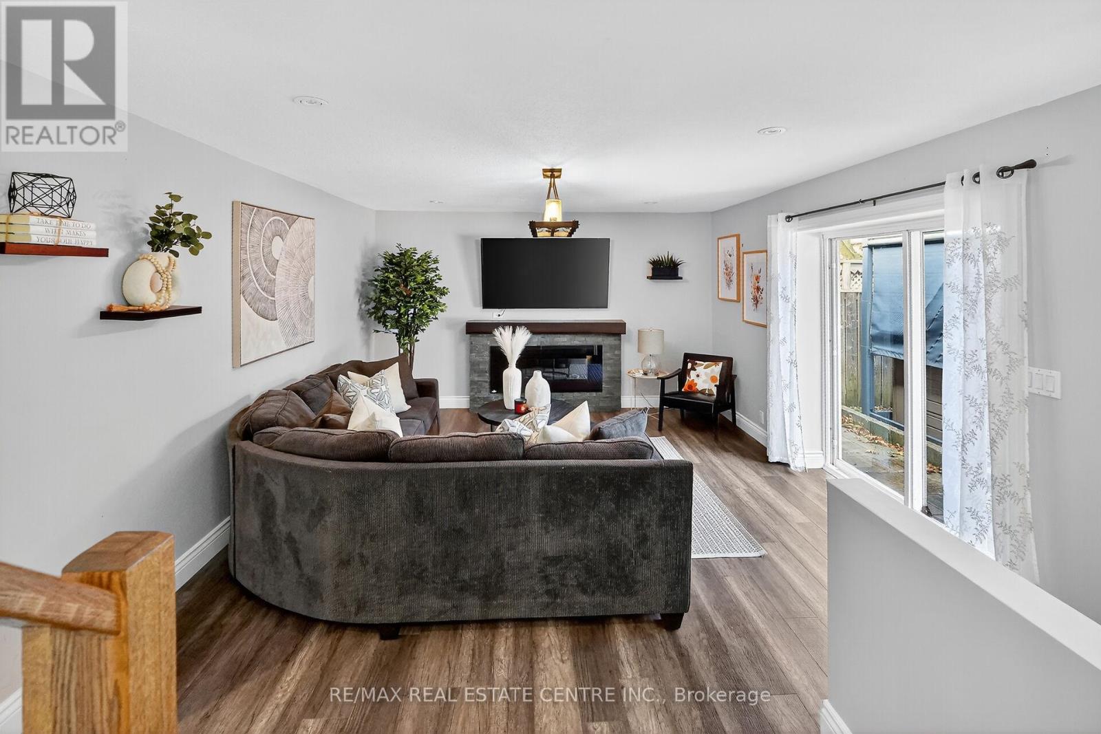 23 Pinewood Avenue, Grimsby, Ontario  L3M 1W2 - Photo 12 - X12515588