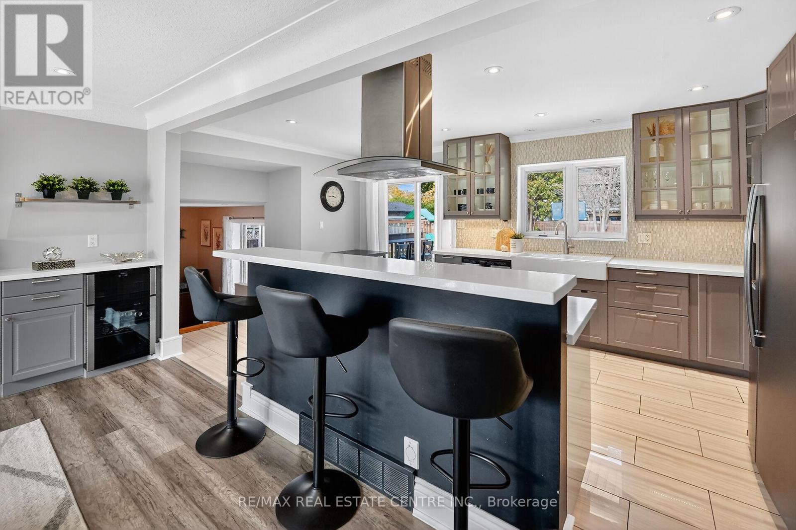 23 Pinewood Avenue, Grimsby, Ontario  L3M 1W2 - Photo 6 - X12515588