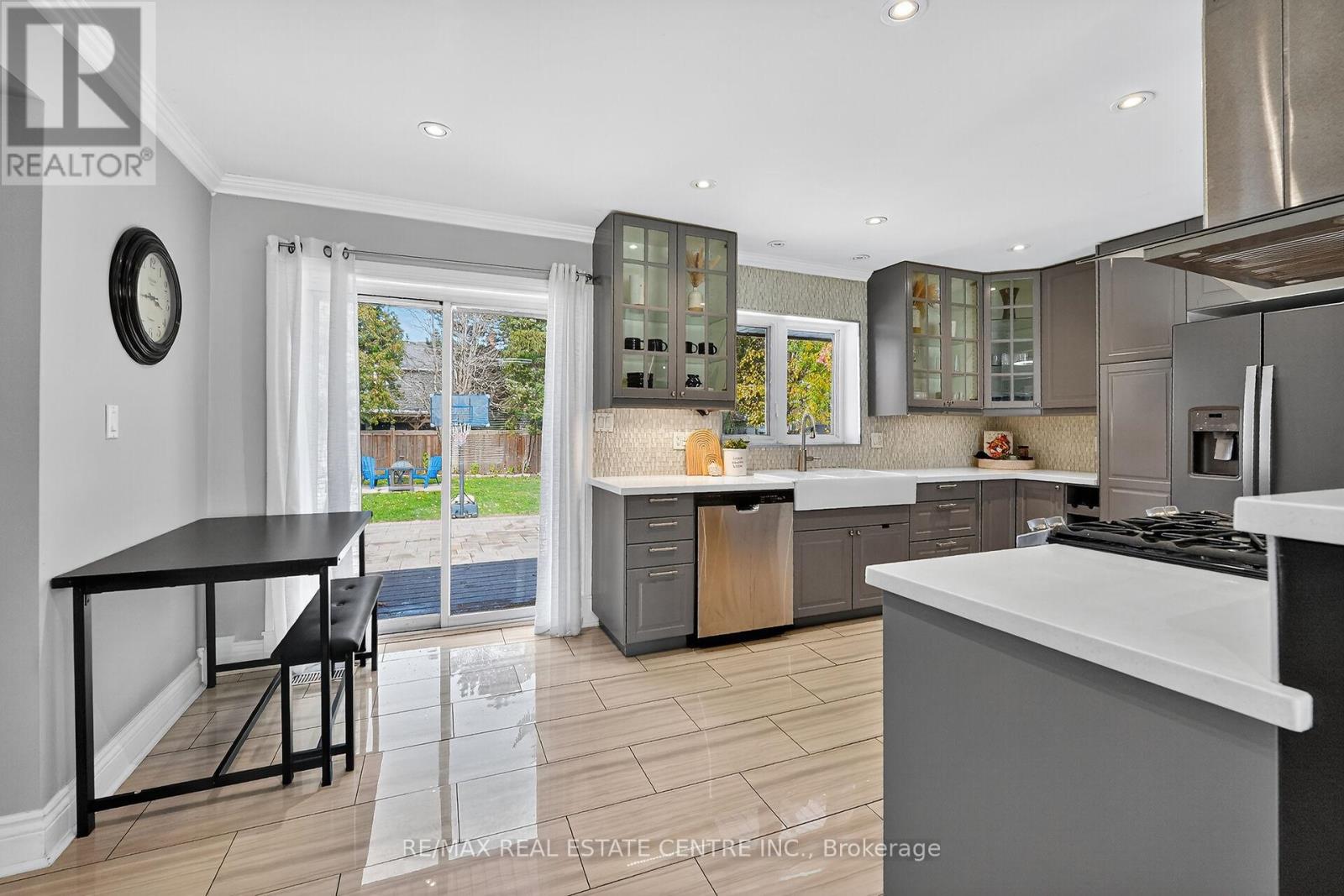 23 Pinewood Avenue, Grimsby, Ontario  L3M 1W2 - Photo 7 - X12515588