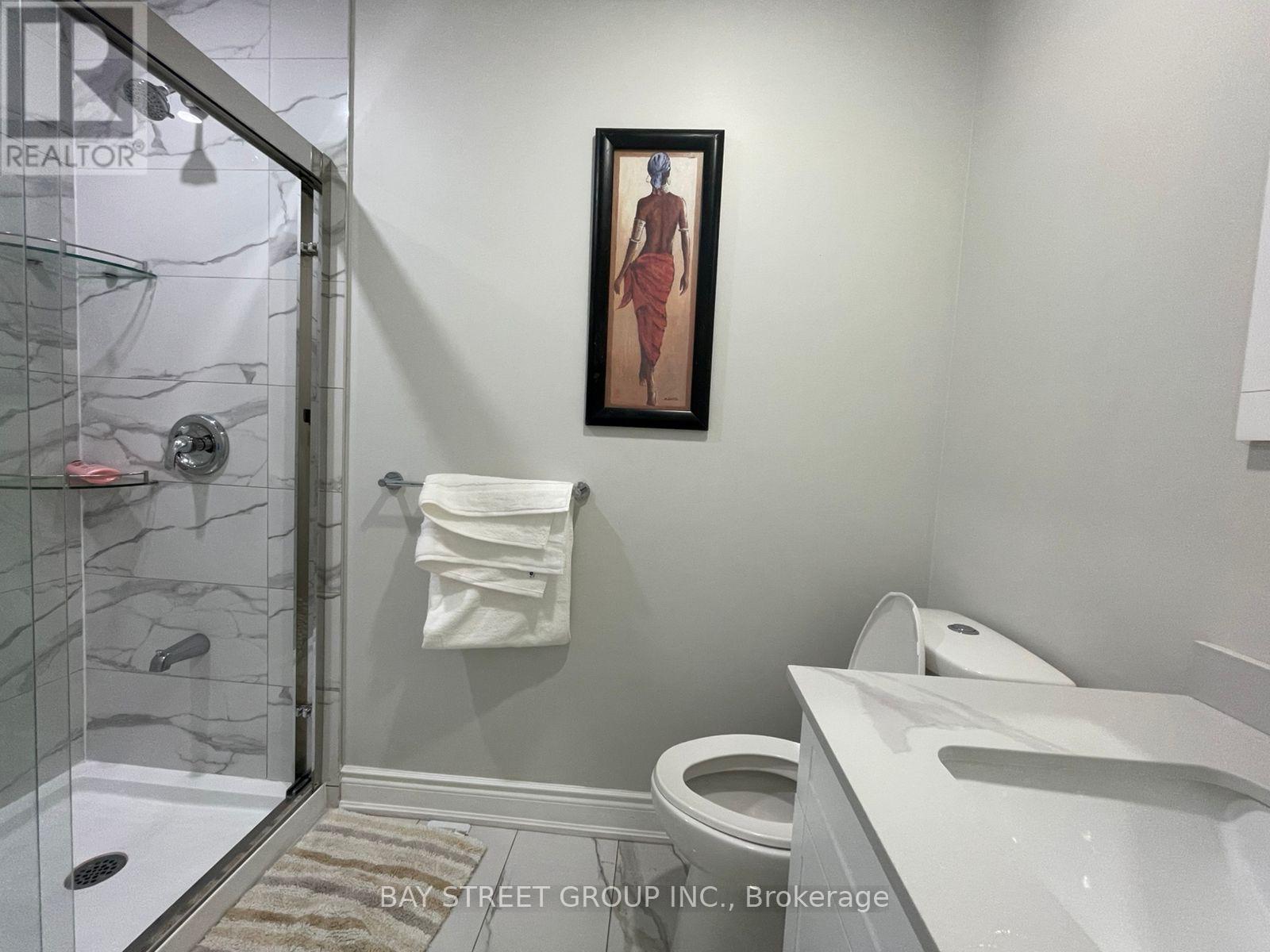 11 Drakes Drive, Hamilton, Ontario  L6K 3J7 - Photo 9 - X12515632