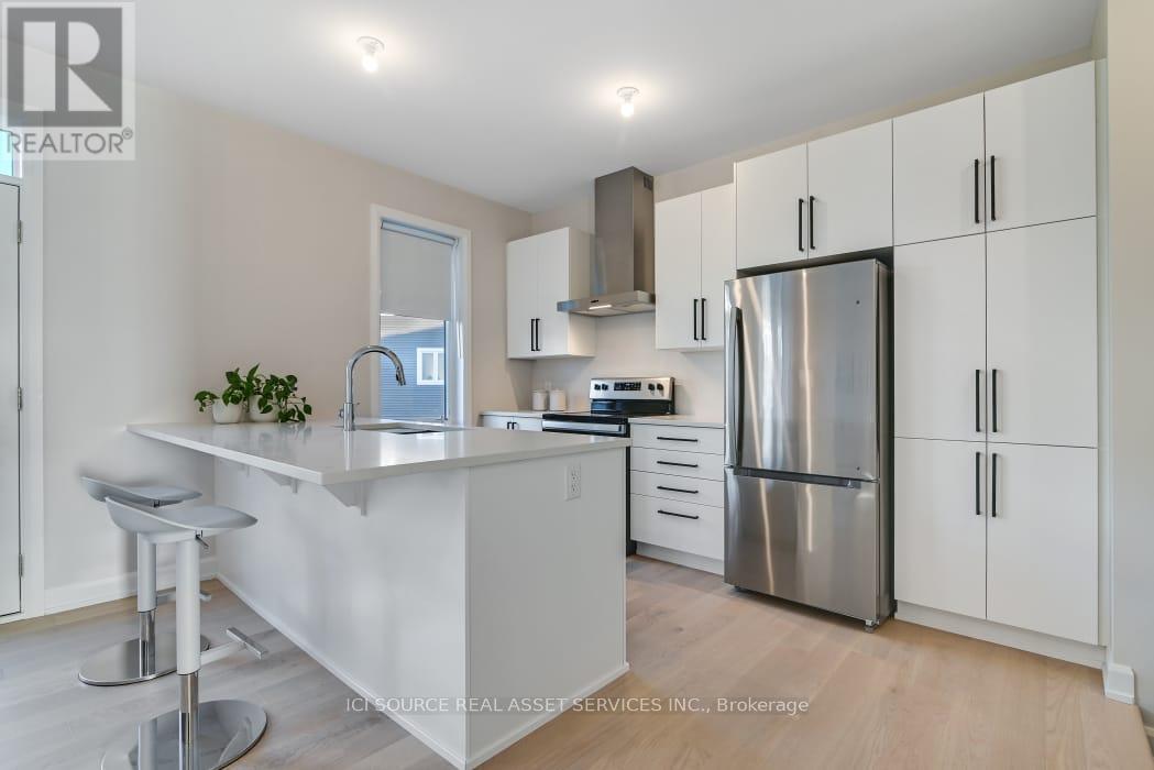 2009 Elevation Road, Ottawa, Ontario  K2J 6C6 - Photo 4 - X12515646