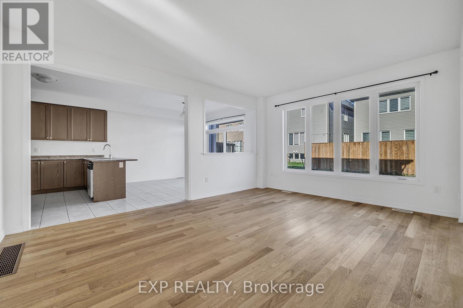 8671 Pawpaw Lane, Niagara Falls, Ontario  L2H 3S5 - Photo 3 - X12515652