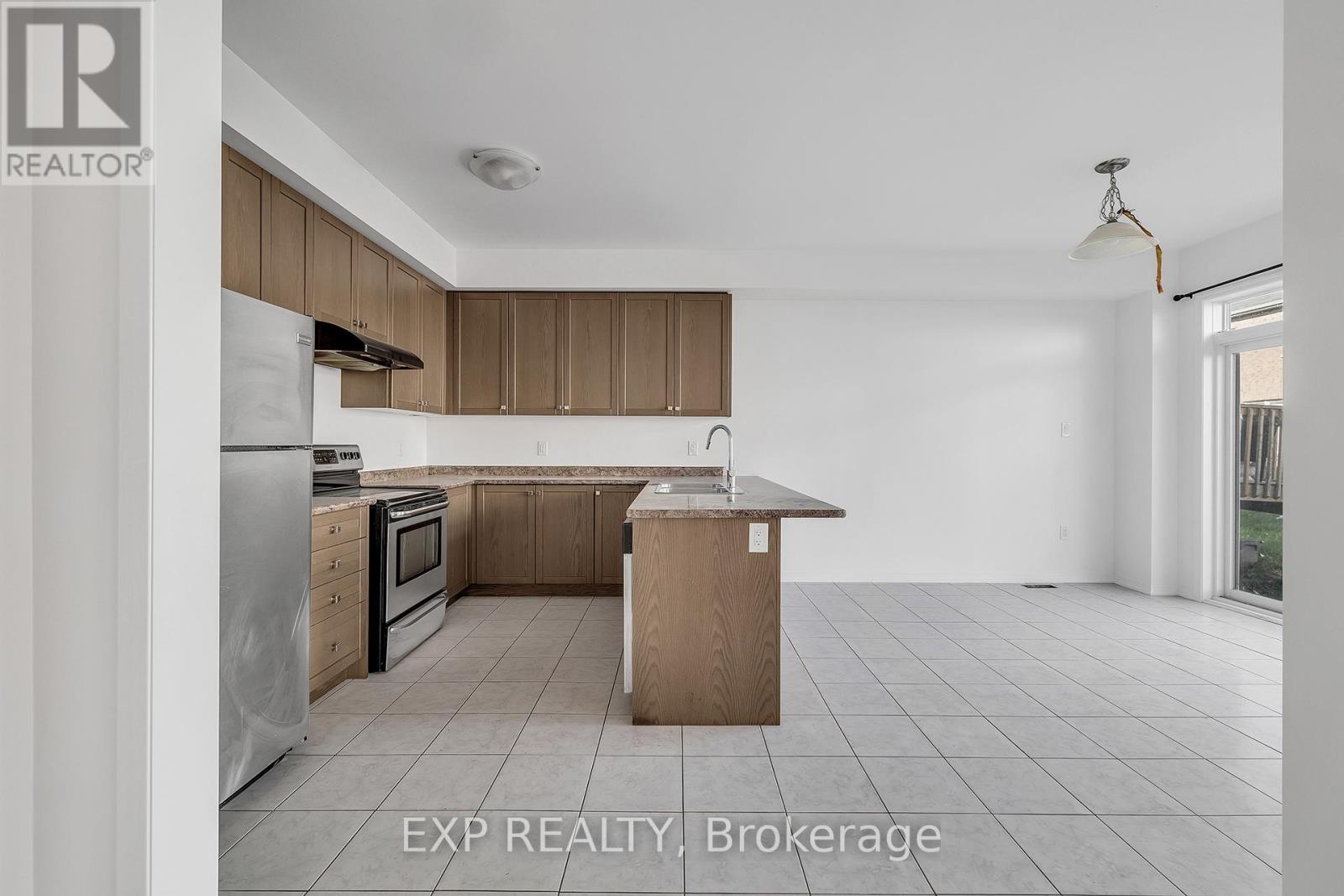 8671 Pawpaw Lane, Niagara Falls, Ontario  L2H 3S5 - Photo 5 - X12515652