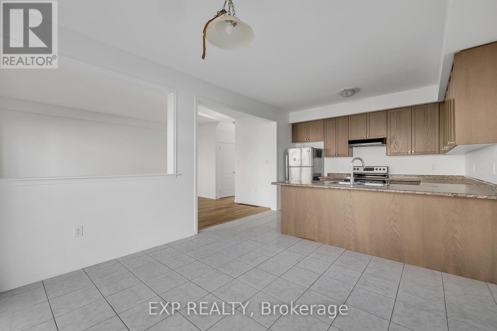 8671 Pawpaw Lane, Niagara Falls, Ontario  L2H 3S5 - Photo 6 - X12515652