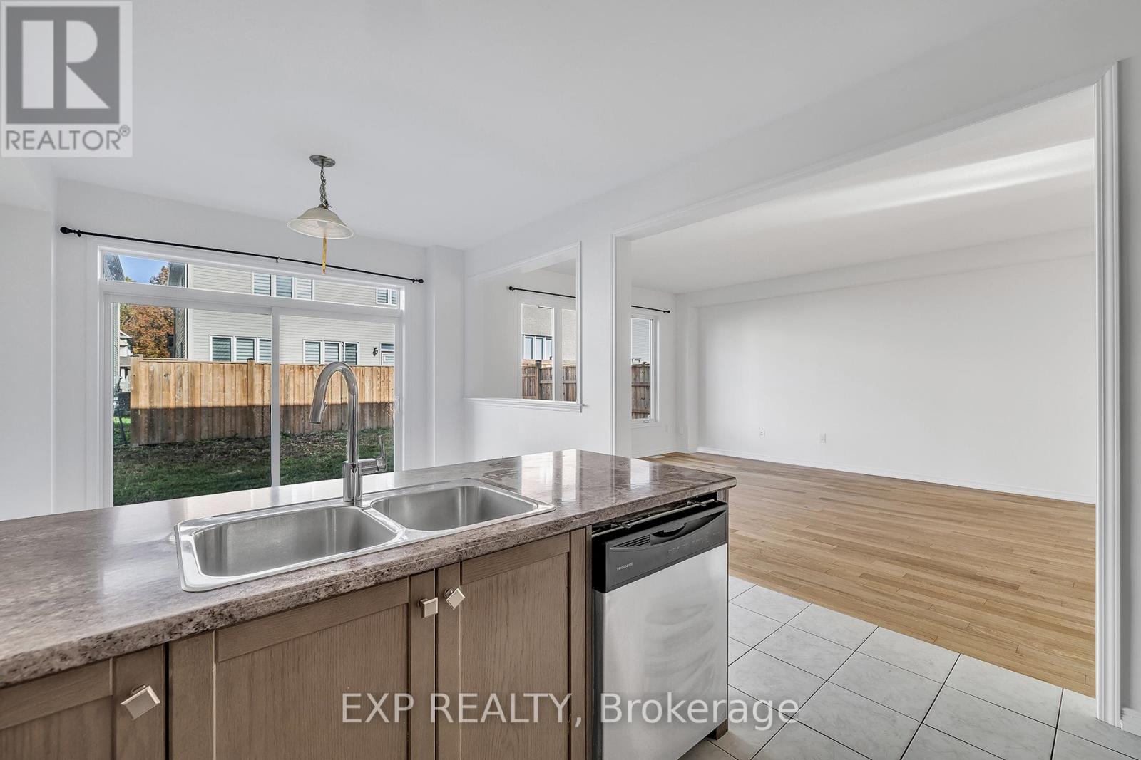 8671 Pawpaw Lane, Niagara Falls, Ontario  L2H 3S5 - Photo 9 - X12515652