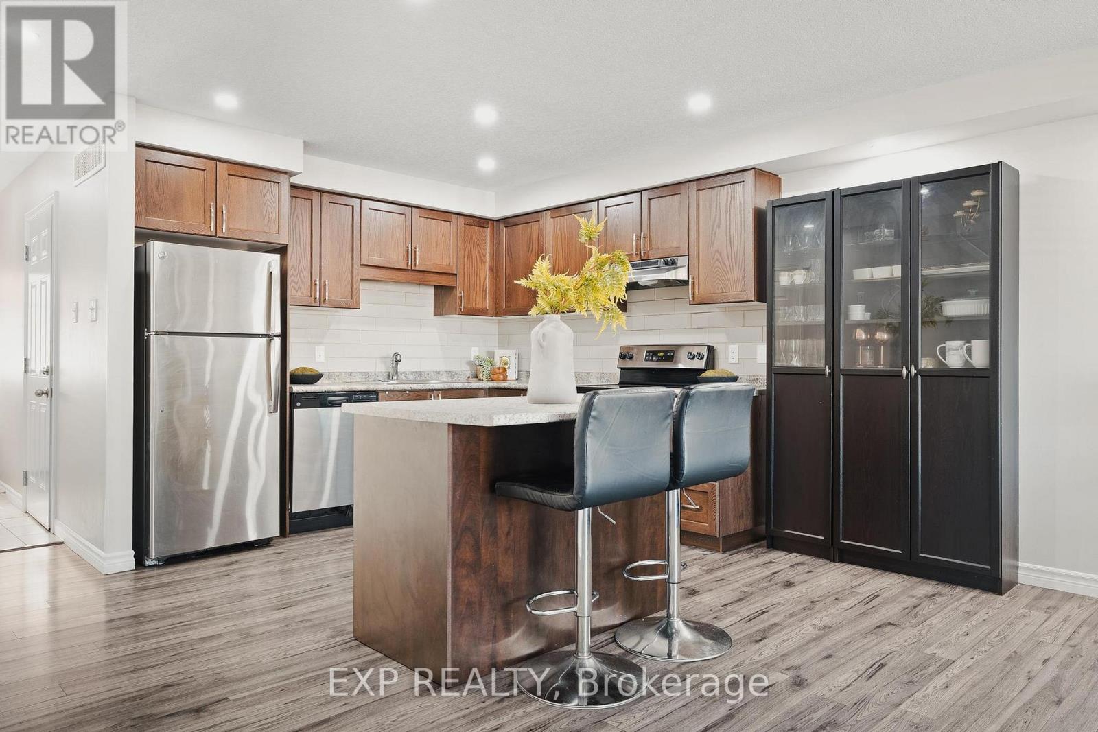 1989 Ottawa Street S, Kitchener, Ontario  N2E 0G7 - Photo 3 - X12515666