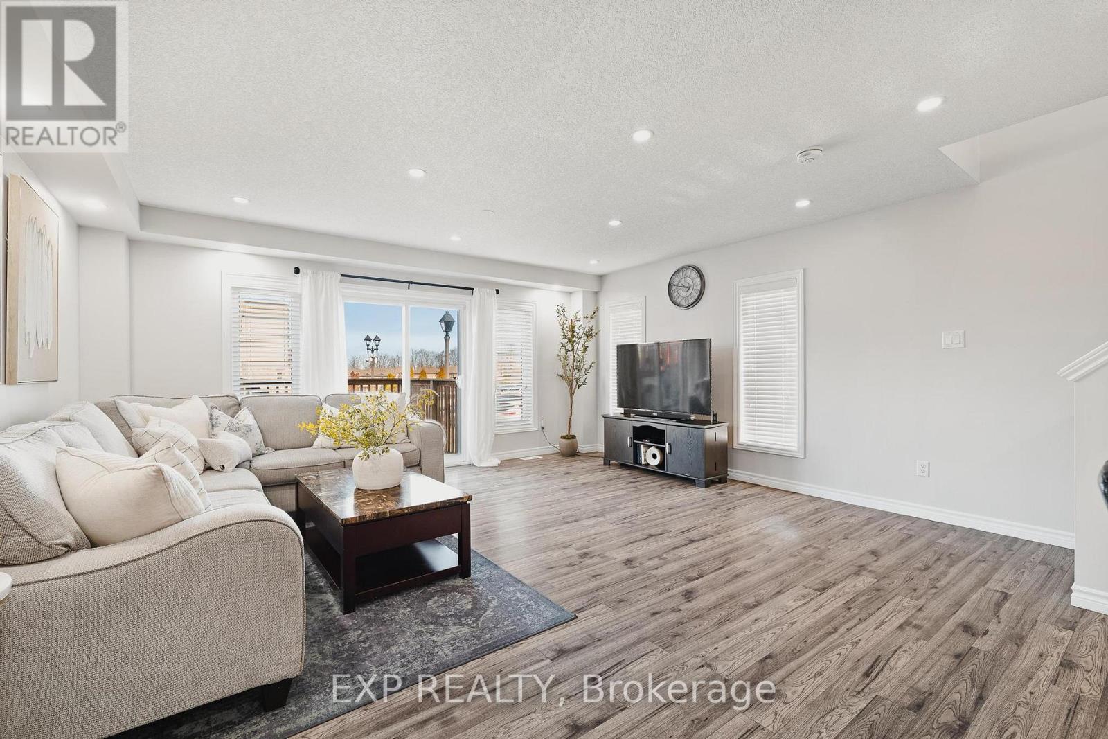 1989 Ottawa Street S, Kitchener, Ontario  N2E 0G7 - Photo 6 - X12515666