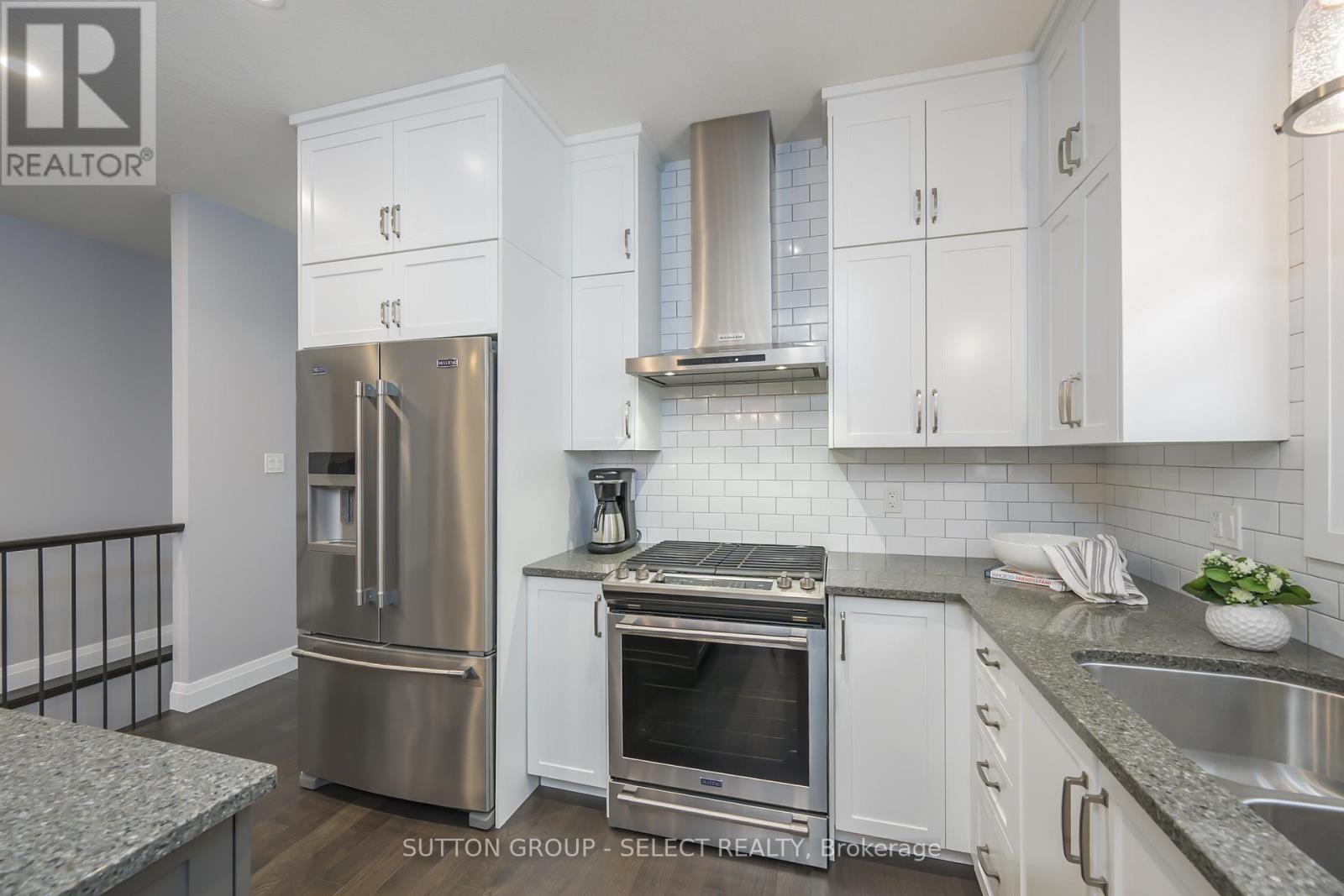 697 Barker Street, Strathroy-Caradoc, Ontario  N0L 1W0 - Photo 11 - X12515678