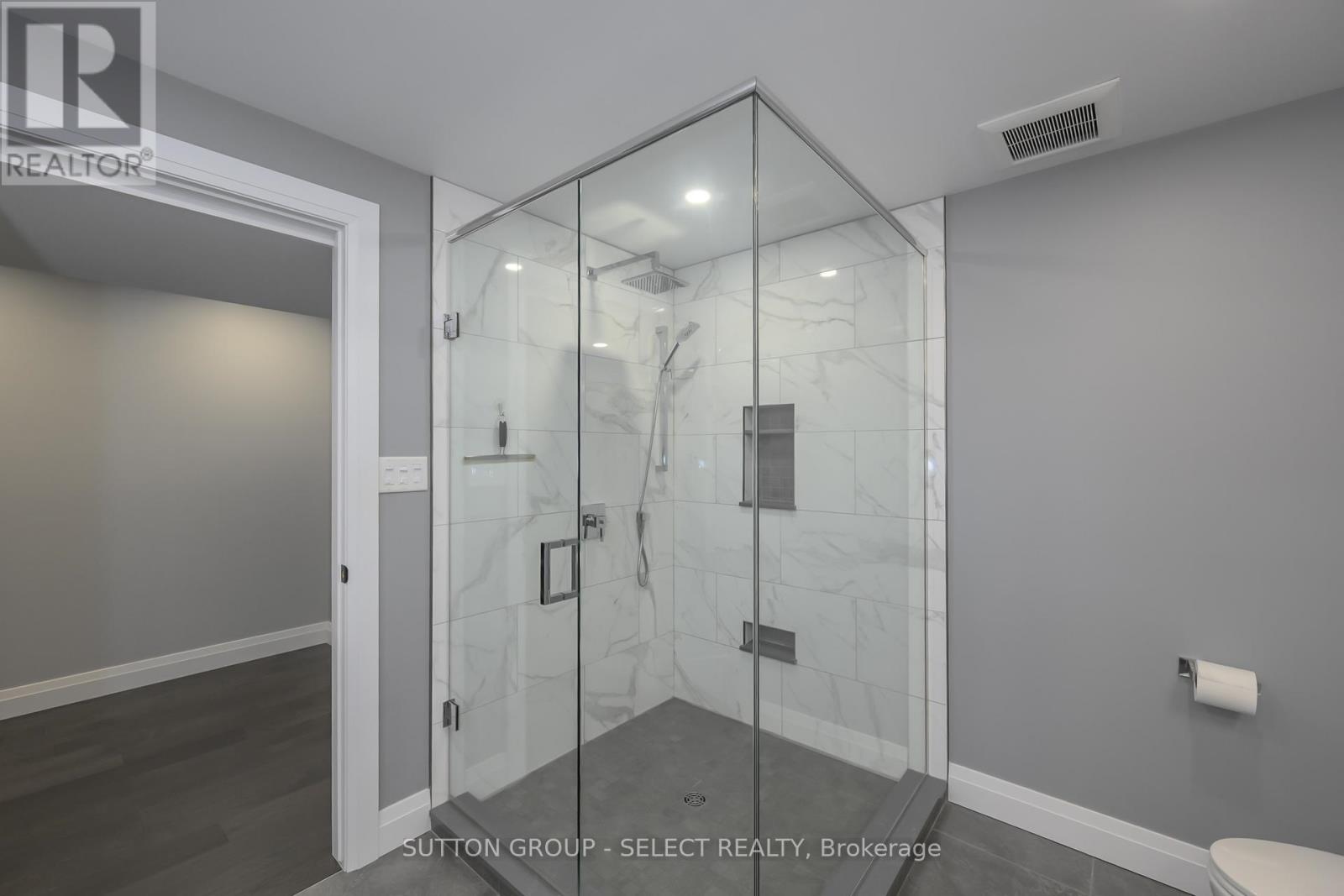 697 Barker Street, Strathroy-Caradoc, Ontario  N0L 1W0 - Photo 29 - X12515678