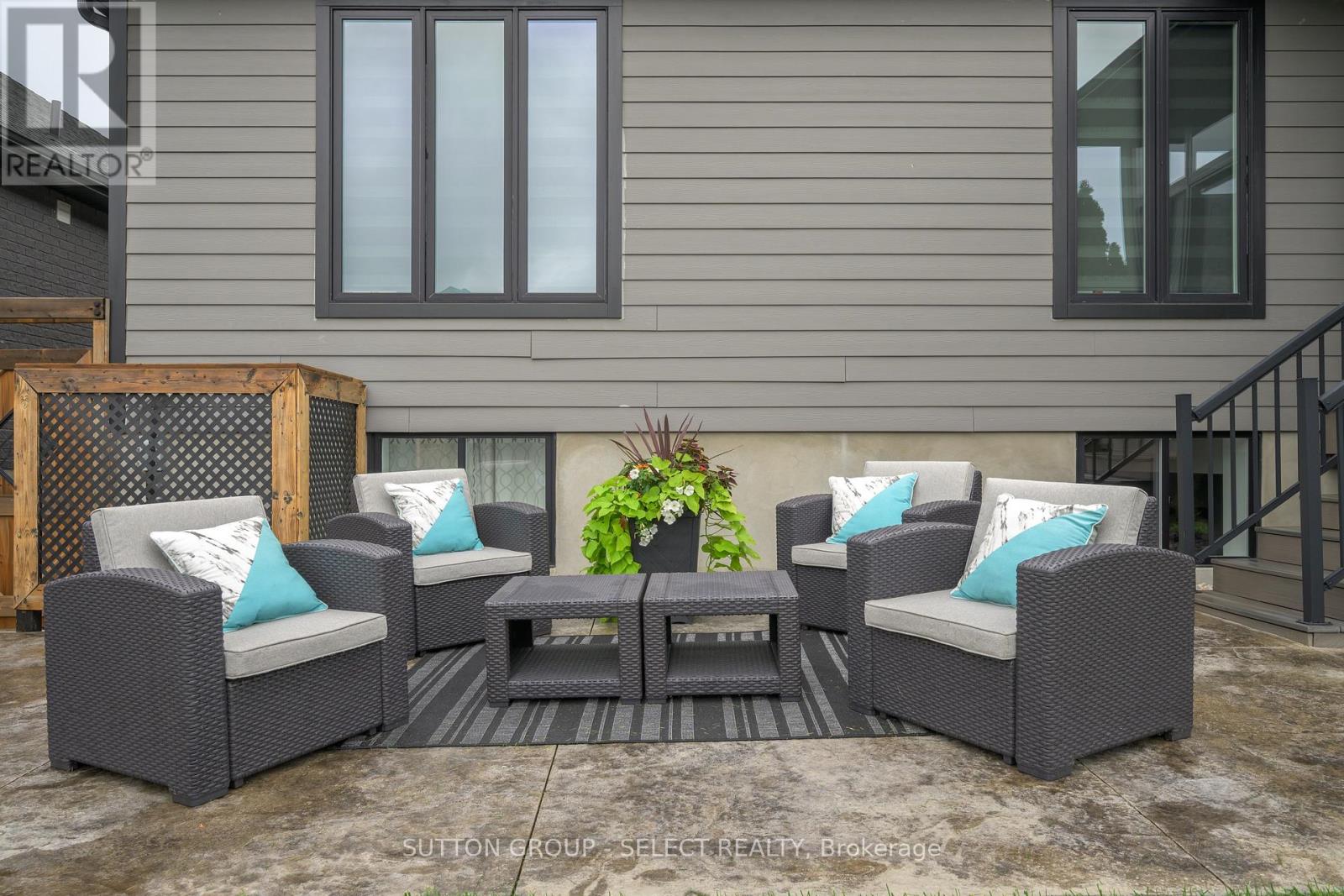 697 Barker Street, Strathroy-Caradoc, Ontario  N0L 1W0 - Photo 33 - X12515678