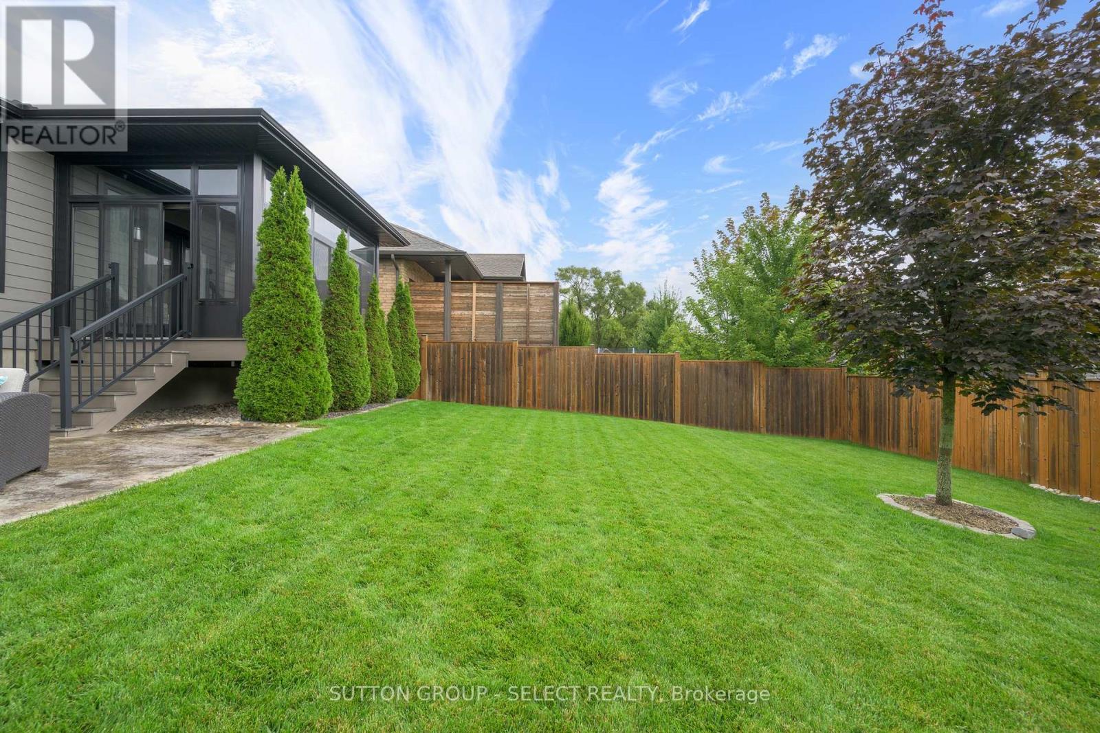 697 Barker Street, Strathroy-Caradoc, Ontario  N0L 1W0 - Photo 36 - X12515678