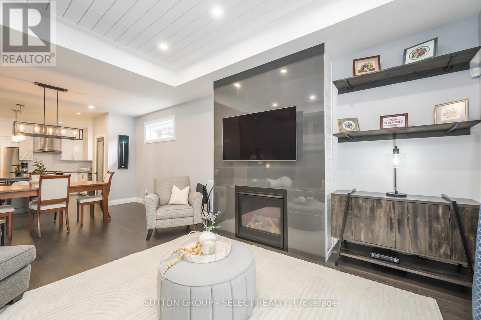 697 Barker Street, Strathroy-Caradoc, Ontario  N0L 1W0 - Photo 6 - X12515678