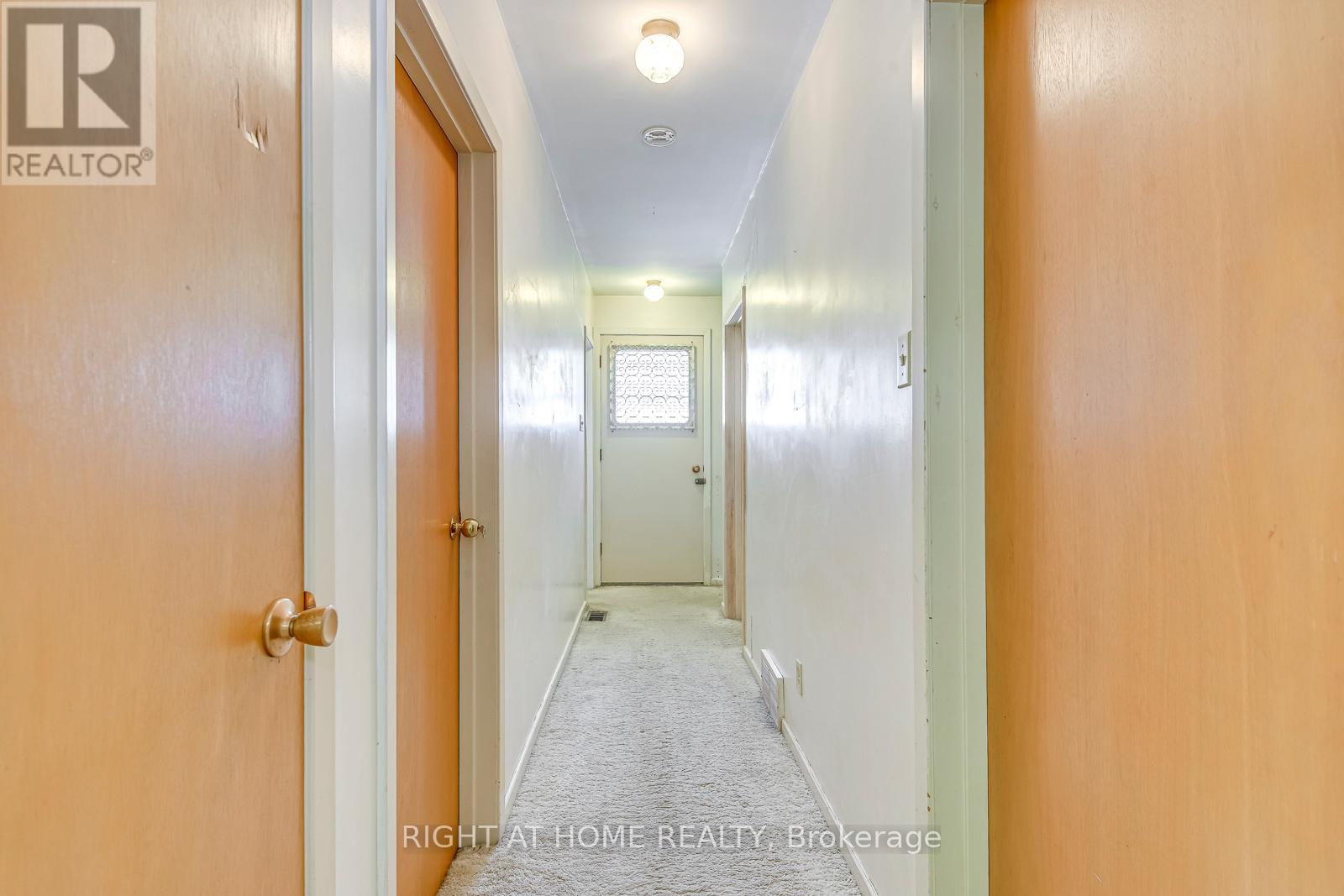 2572 Islington Avenue, Toronto, Ontario  M9V 2X2 - Photo 18 - W12462294