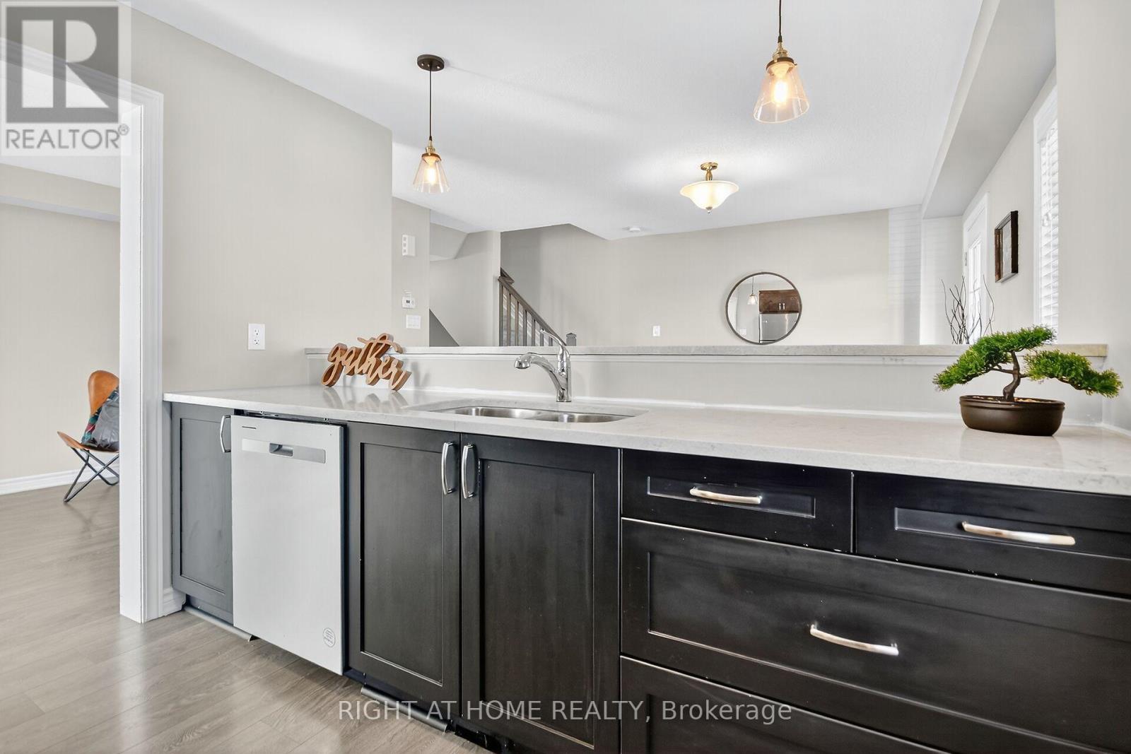 91 Buffalograss Crescent, Ottawa, Ontario  K2J 6H5 - Photo 17 - X12515714