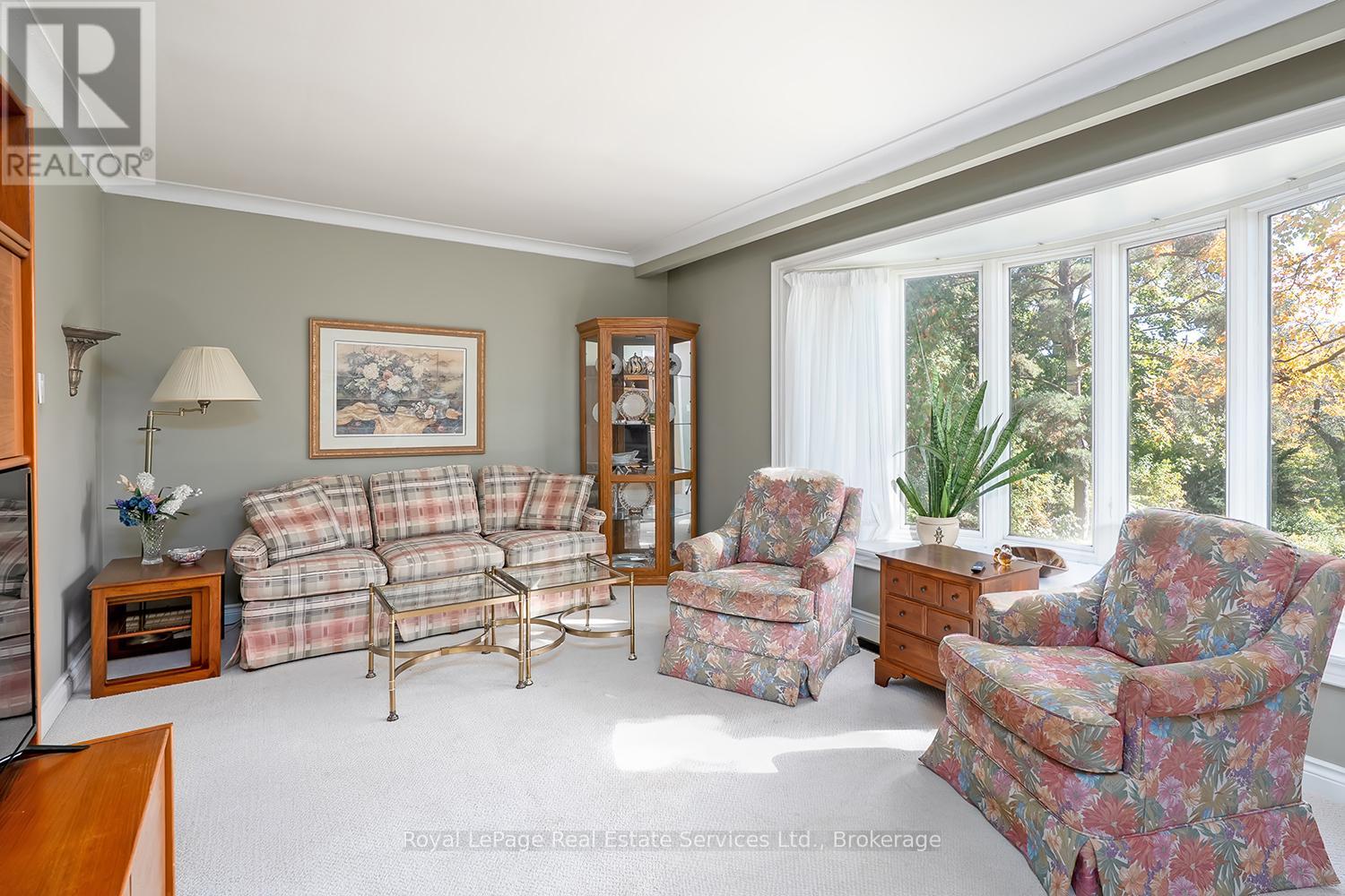 1334 Warwick Avenue, Oakville, Ontario  L6L 2W1 - Photo 14 - W12515674